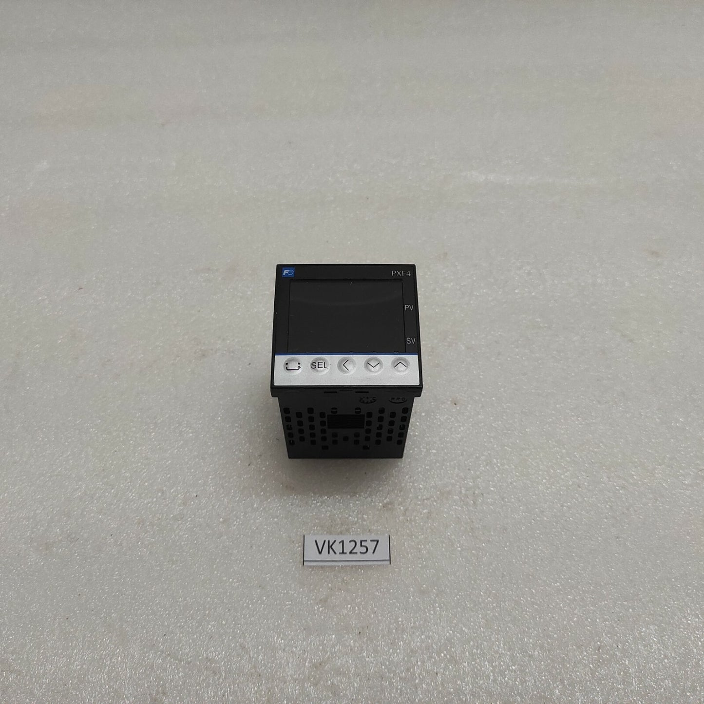 FUJI ELECTRIC PXF4 TEMPERATURE CONTROLLER PXF4AER2-1V100-P 100-240VAC