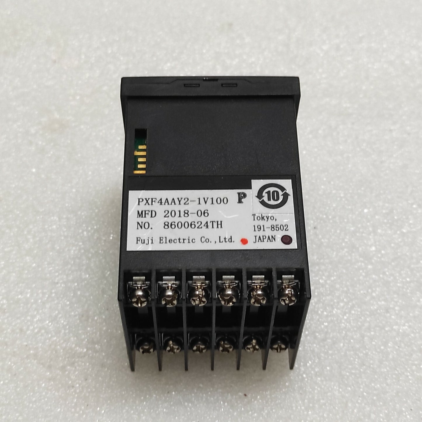 FUJI ELECTRIC PXF4 TEMPERATURE CONTROLLER PXF4AAY2-1V100-P 100-240V 48X48 MM