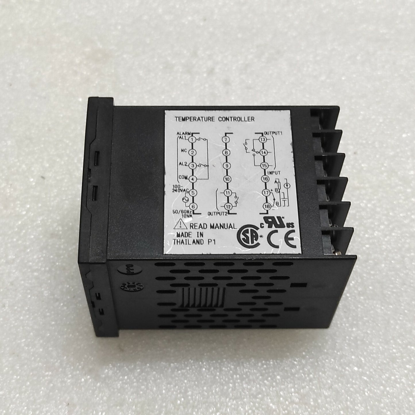 FUJI ELECTRIC PXF4 TEMPERATURE CONTROLLER PXF4AAY2-1V100-P 100-240V 48X48 MM