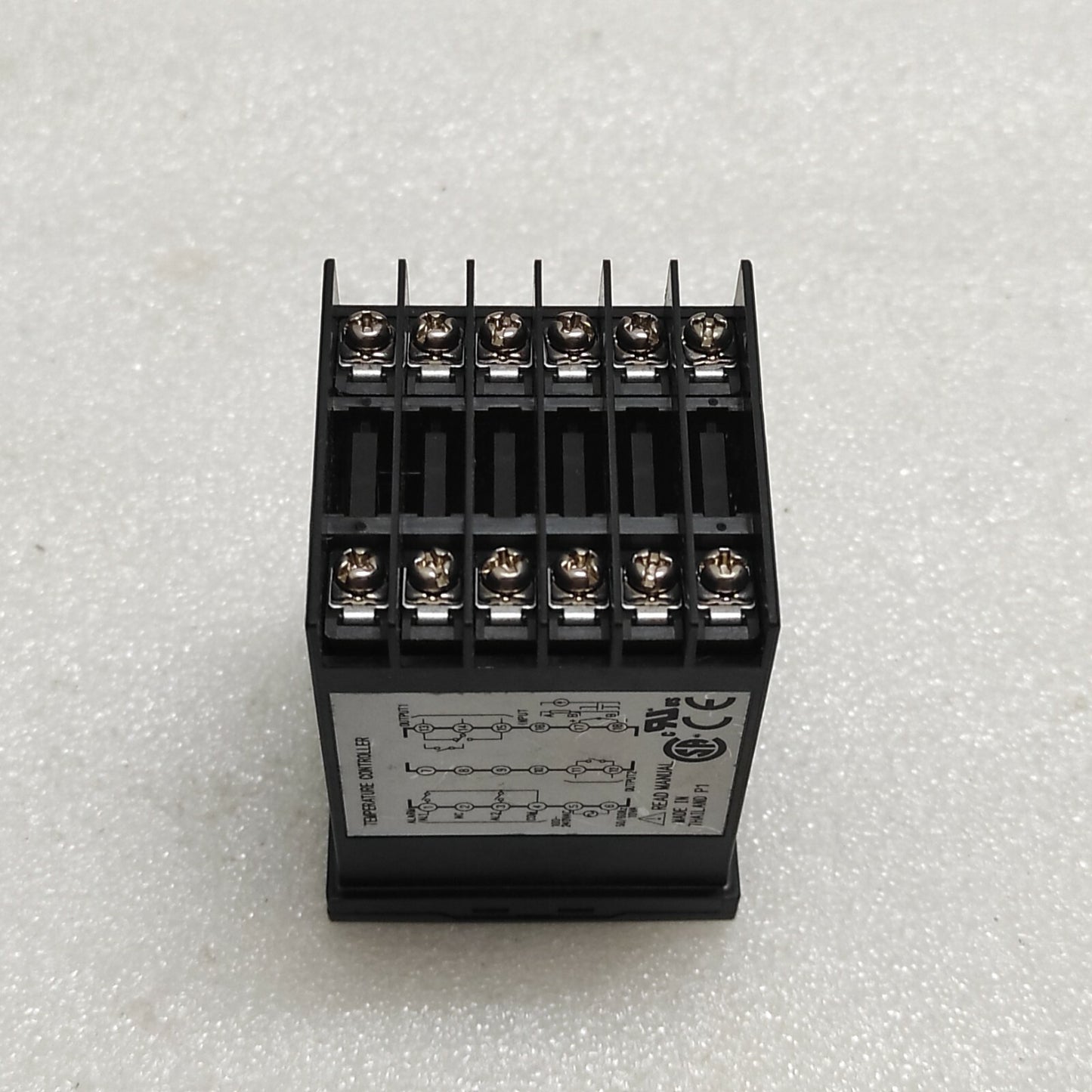 FUJI ELECTRIC PXF4 TEMPERATURE CONTROLLER PXF4AAY2-1V100-P 100-240V 48X48 MM