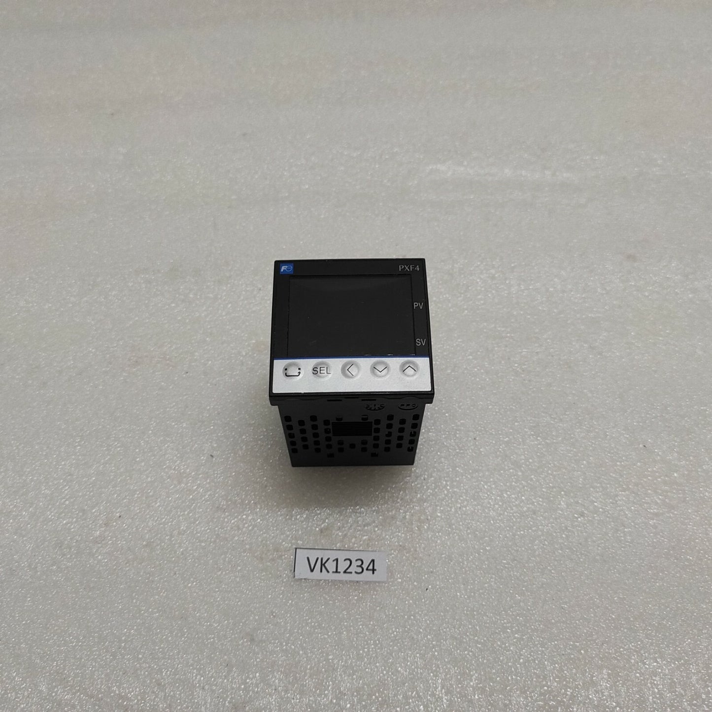 FUJI ELECTRIC PXF4 TEMPERATURE CONTROLLER PXF4AAY2-1V100-P 100-240V 48X48 MM