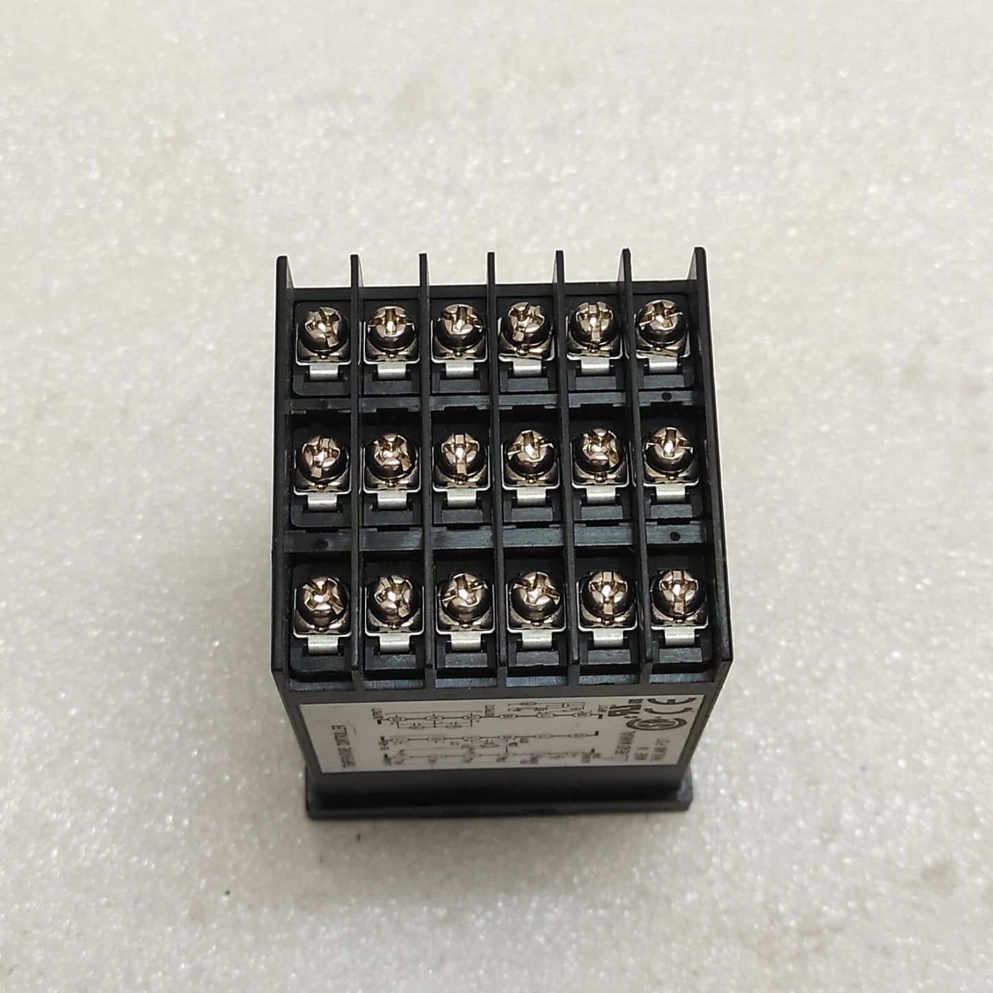 FUJI ELECTRIC PXF4 TEMPERATURE CONTROLLER PXF4AER2-1VS00-P 100-240V 48X48 MM