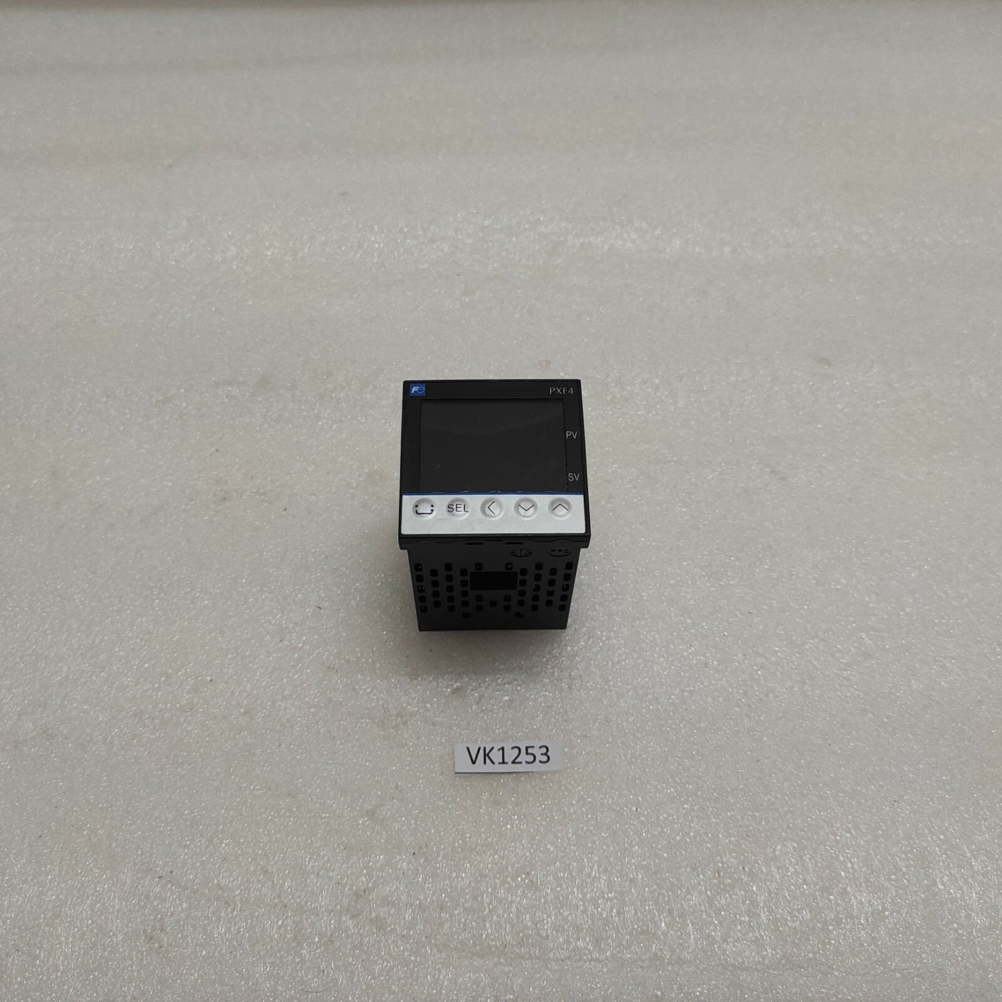 FUJI ELECTRIC PXF4 TEMPERATURE CONTROLLER PXF4ACC2-1V100 100-240V 48X48MM