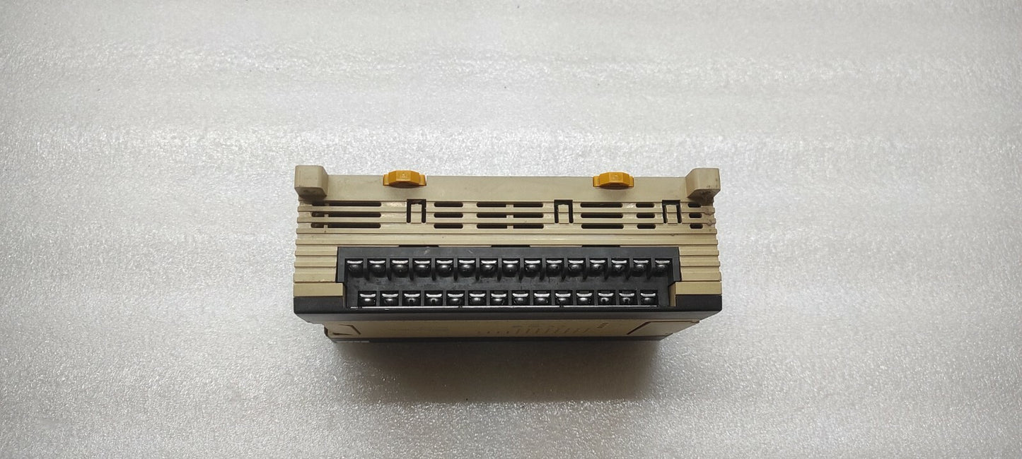 OMRON CPM1A-40CDR-D-V1 PROGRAMMABLE CONTROLLER