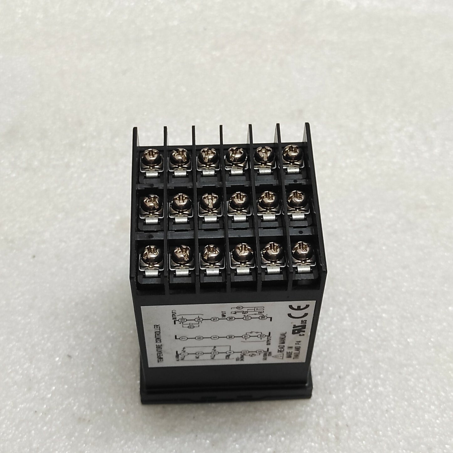 FUJI ELECTRIC PXF4 TEMPERATURE CONTROLLER PXF4AEA2-1VY00-P 100-240V 48X48MM