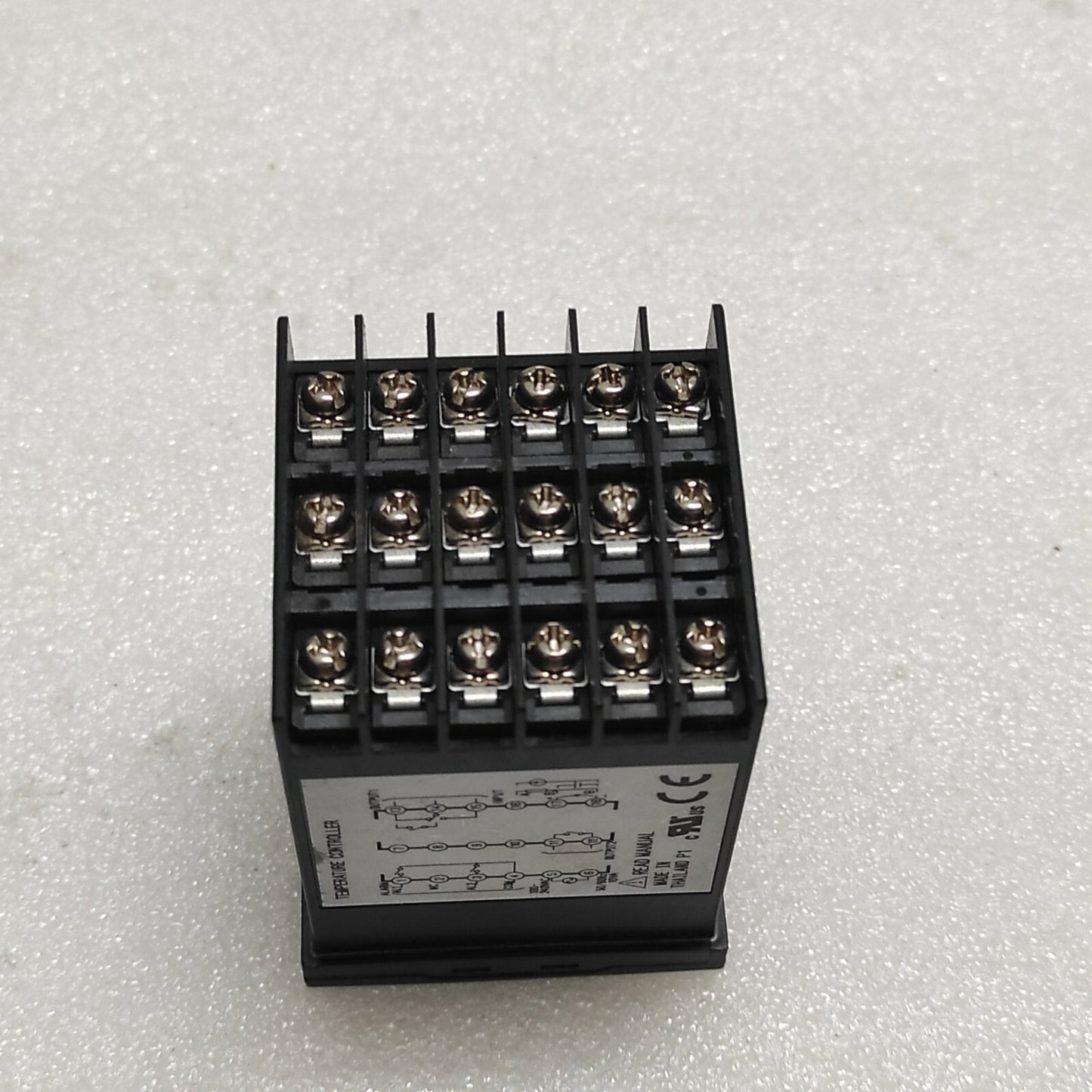 FUJI ELECTRIC PXF4 TEMPERATURE CONTROLLER PXF4ABA2-FVY00-P 100-240V 48X48 MM