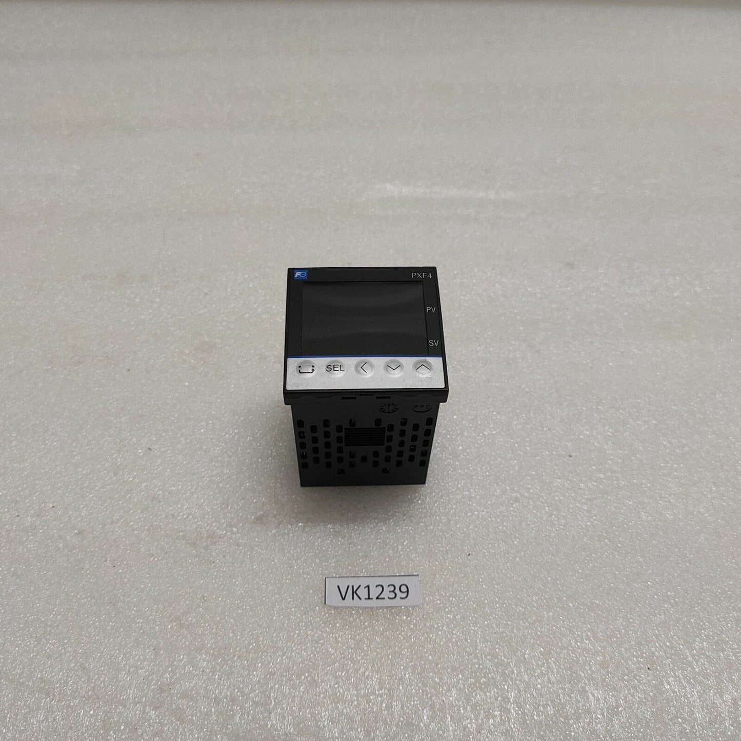 FUJI ELECTRIC PXF4 TEMPERATURE CONTROLLER PXF4ABA2-FVY00-P 100-240V 48X48 MM