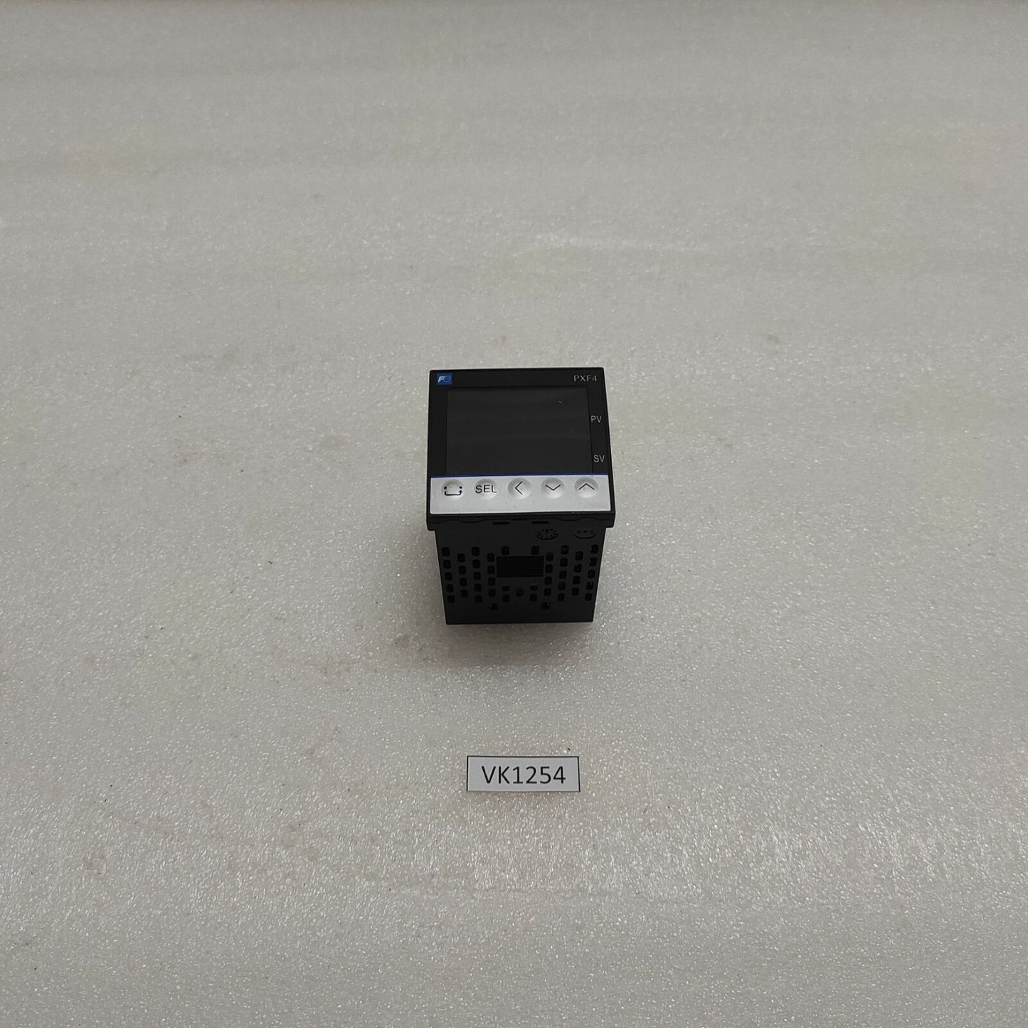 FUJI ELECTRIC PXF4 TEMPERATURE CONTROLLER PXF4ABY2-1BY00 24VDC/AC