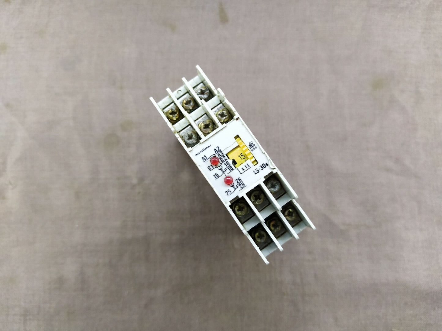 Dold MK9962.82/024 220 VAC, 24 VDC MK 9962