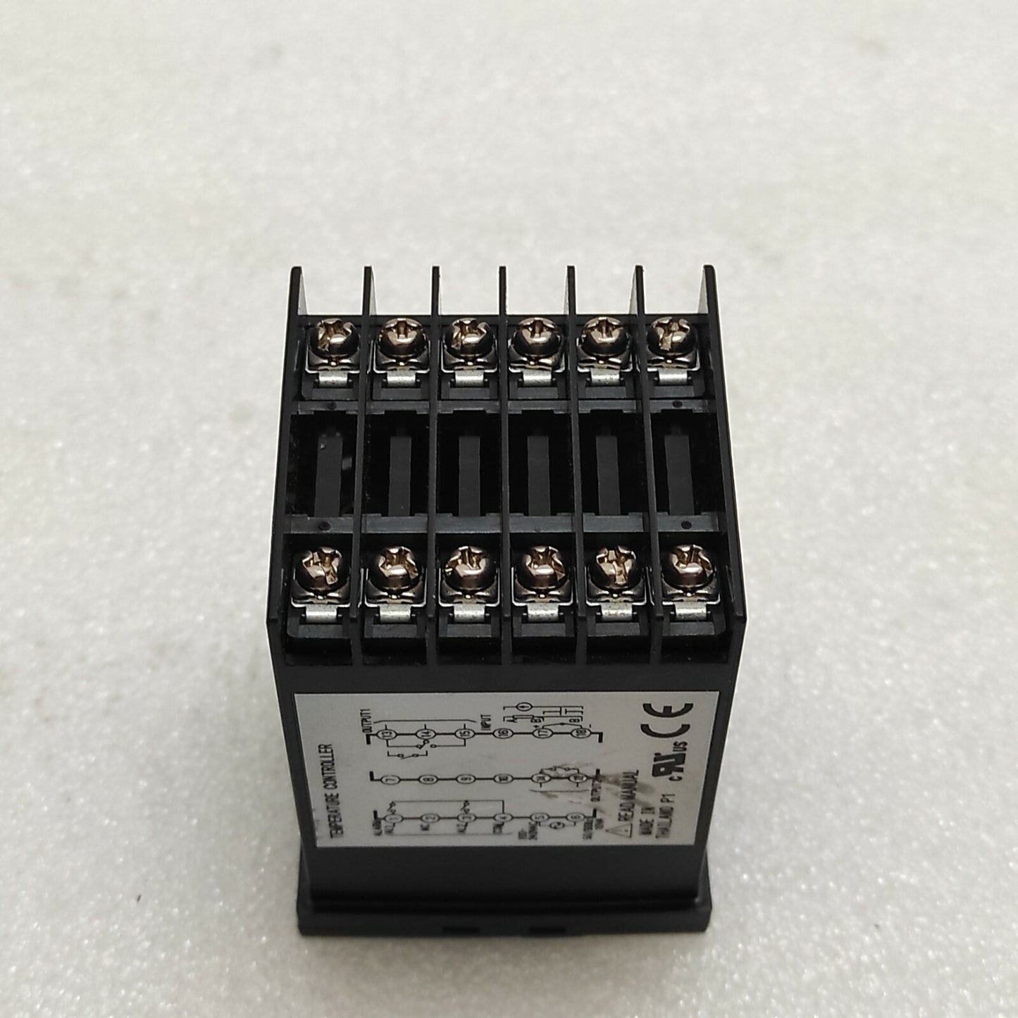 FUJI ELECTRIC PXF4 TEMPERATURE CONTROLLER PXF4AAY2-1VY00-P 100-240V 48X48 MM