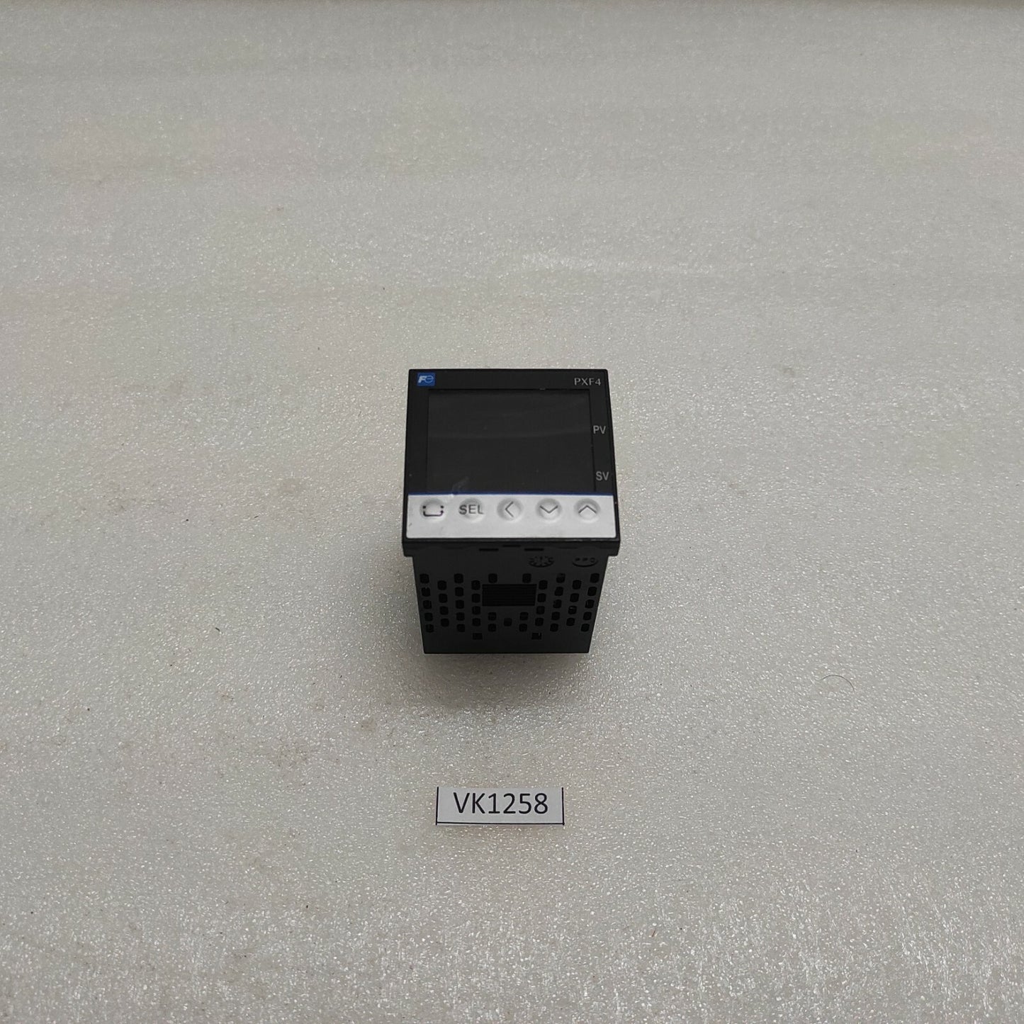 FUJI ELECTRIC PXF4 TEMPERATURE CONTROLLER PXF4ACR2-1VY00-P 100-240VAC