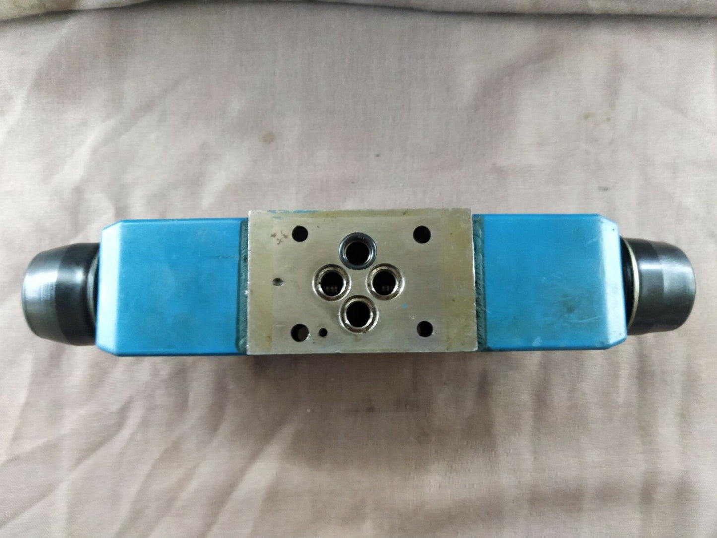 Vickers DG4V 3 2N H M U1 D6 60 EN38 Hydraulic Directional Valve DG4V32NHMU1D660E