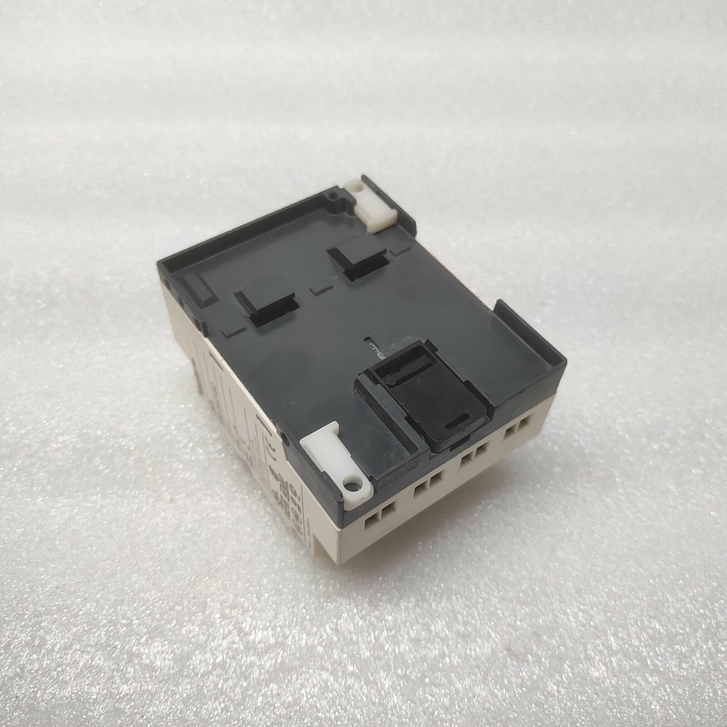 SE ZELIO SR2 B121BD ZELIO LOGIC RELAY 88960041 24VDC