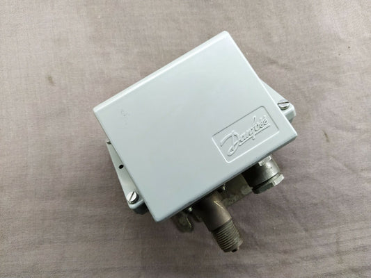 Danfoss KPS 37 060-3101 106 Pressure Switch and Thermostat
