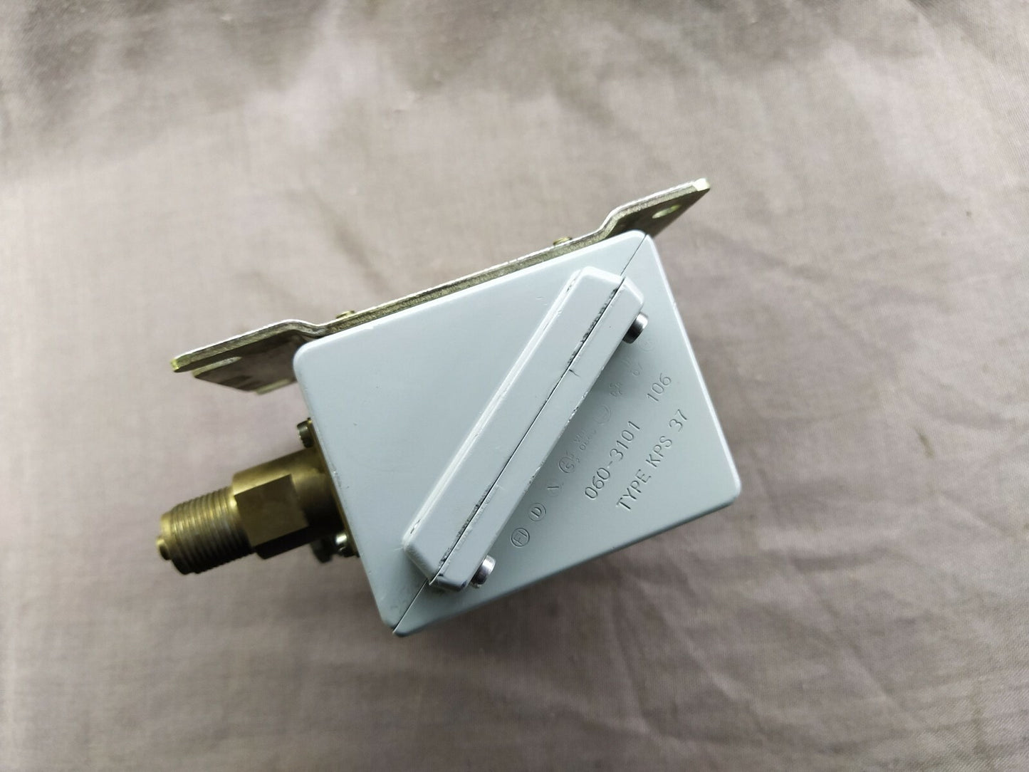 Danfoss KPS 37 060-3101 106 Pressure Switch and Thermostat