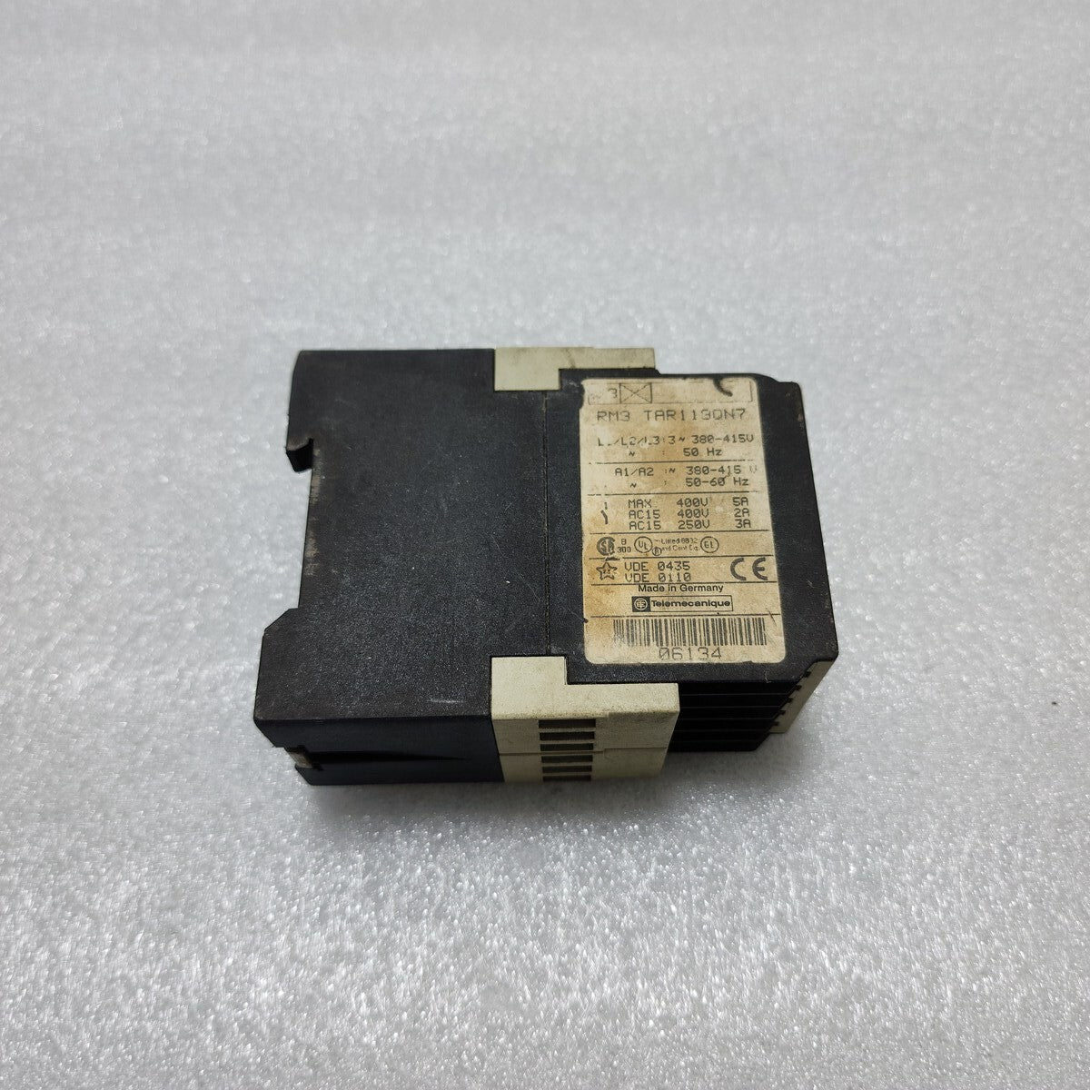 TELEMECANIQUE RM3 TAR1 TIME DELAY RELAY RM3 TAR113QN7 300-415V 06134