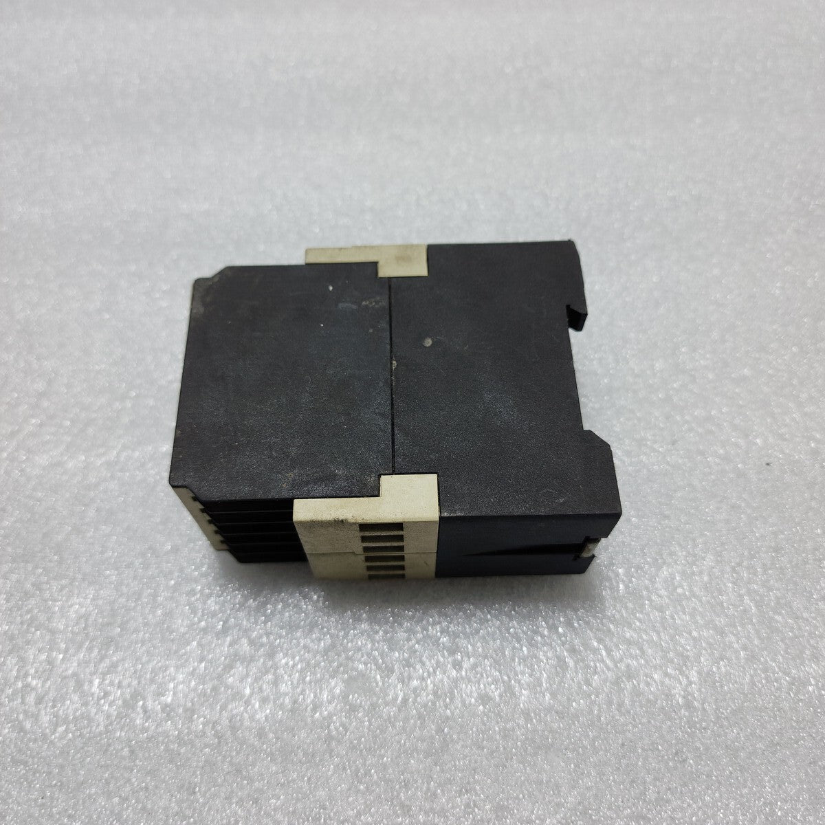 TELEMECANIQUE RM3 TAR1 TIME DELAY RELAY RM3 TAR113QN7 300-415V 06134