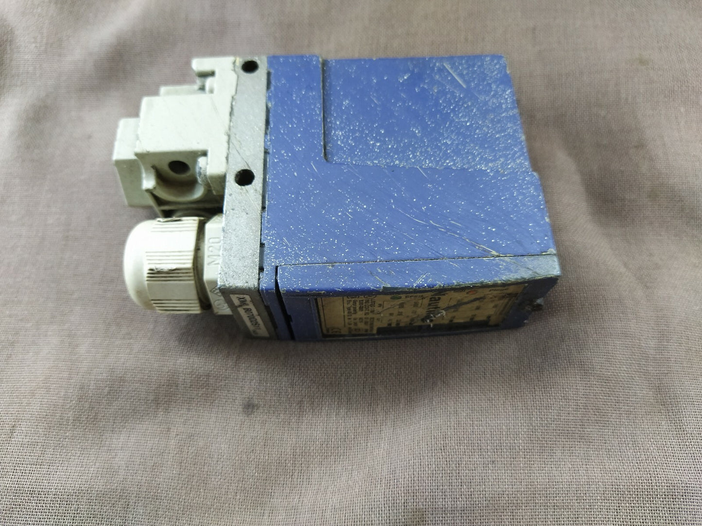 Telemecanique Nautilus XML B070D2S11 Switch XMLB070D2S11