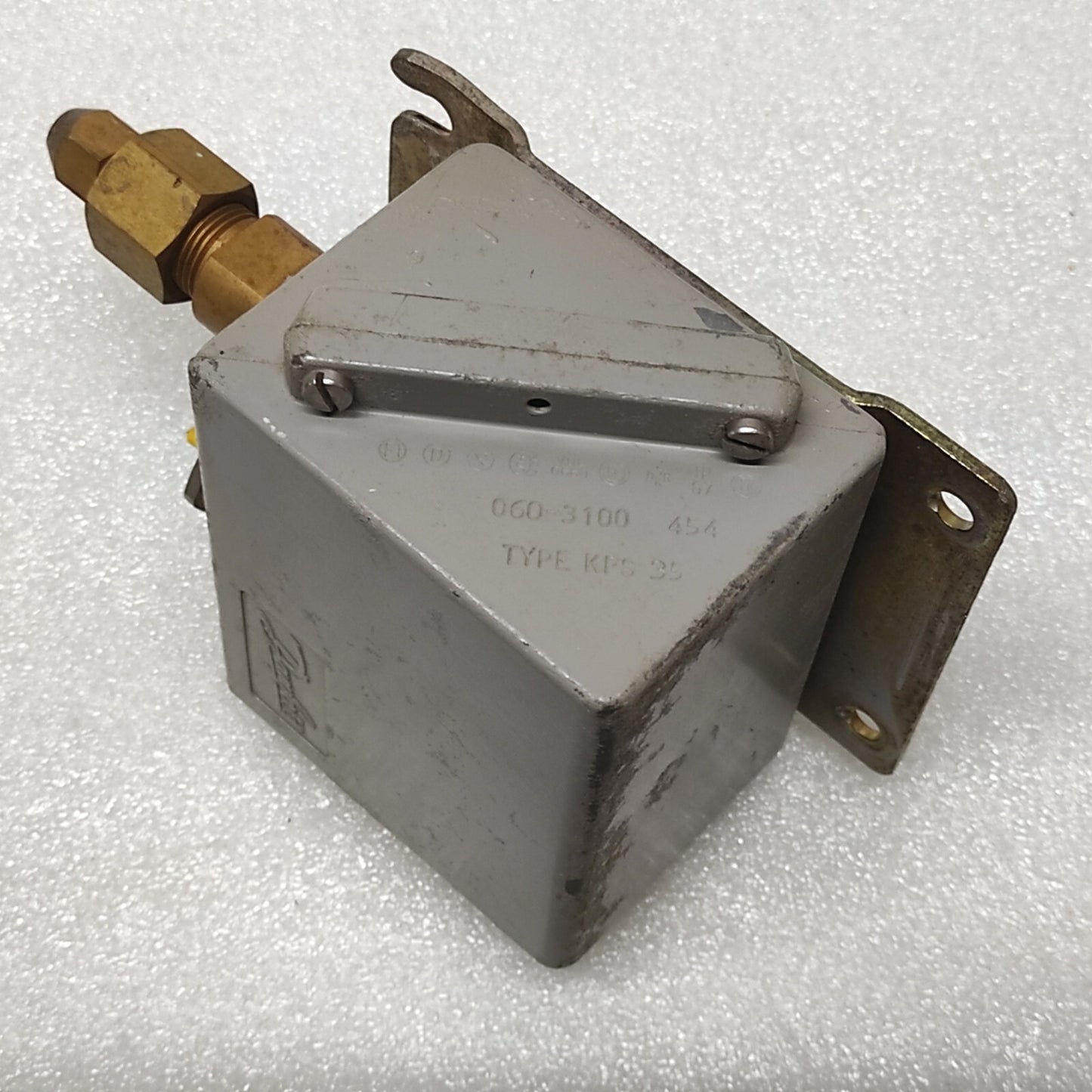 DANFOSS KPS35 PRESSURE SWITCH 060-3100 454
