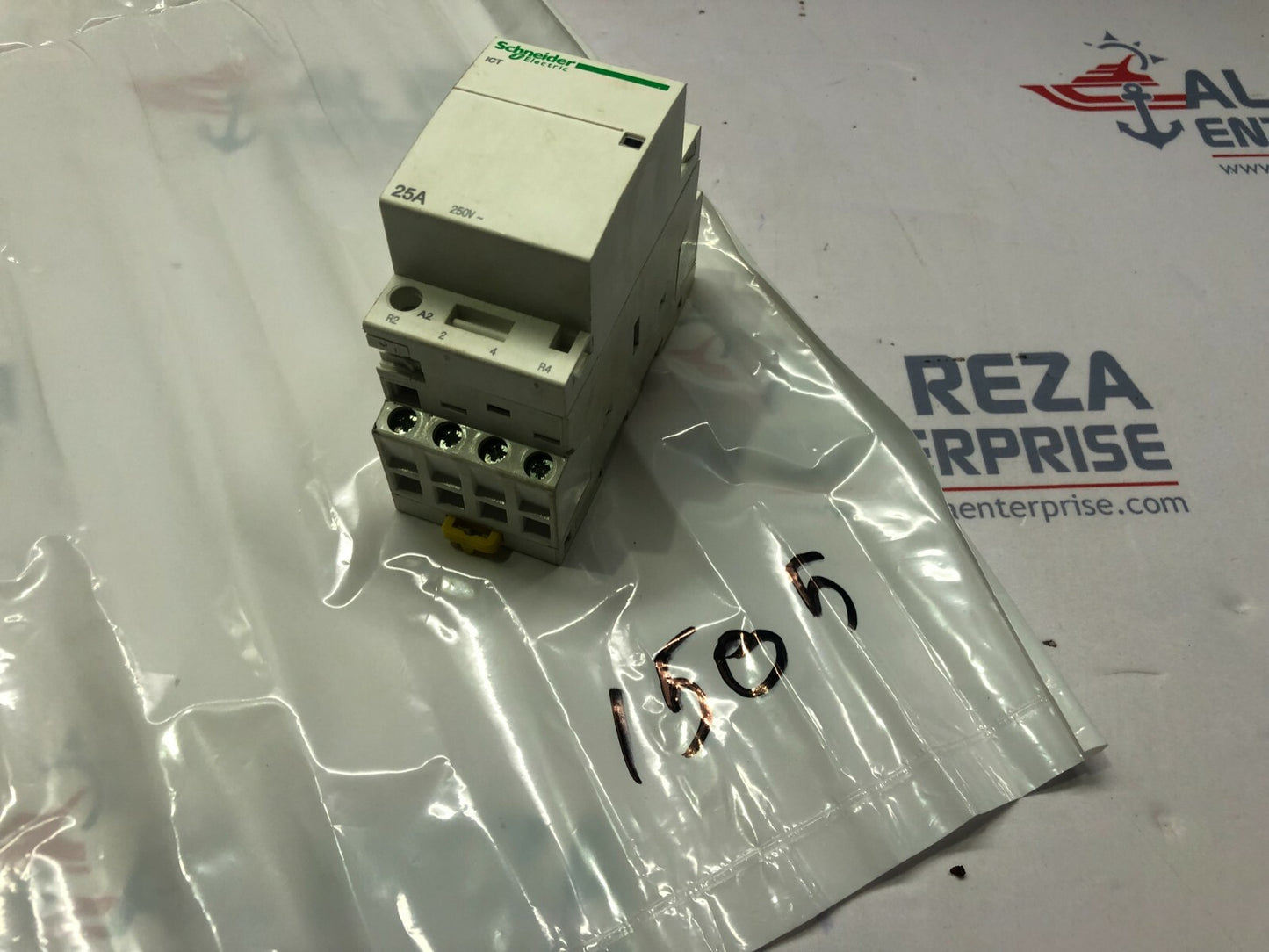 SE A9C20838 ICT 25A 2NO 2NC 220-240V CONTACTOR