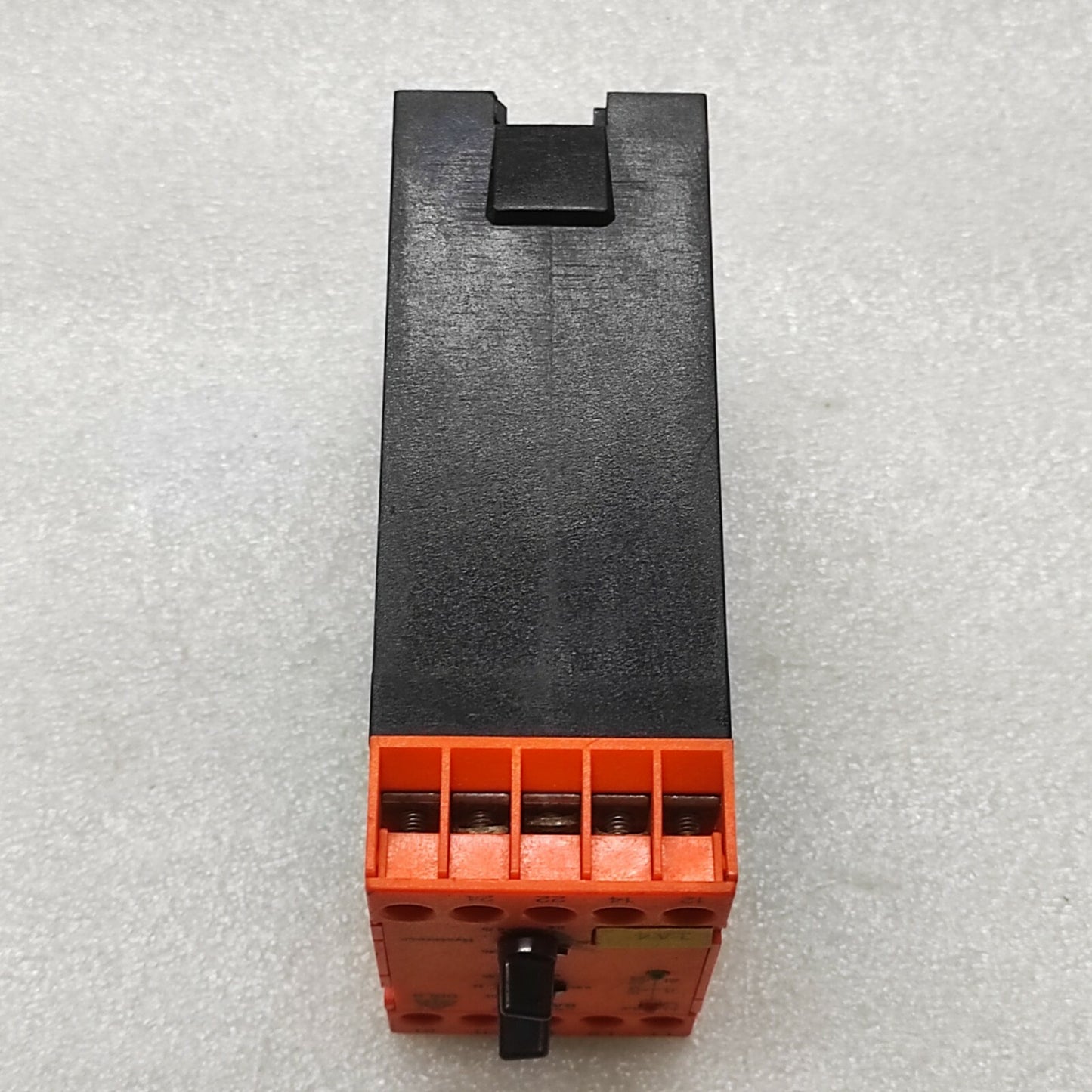 DOLD BA9043 VOLTAGE MONITORING RELAY 380V BA9043/001