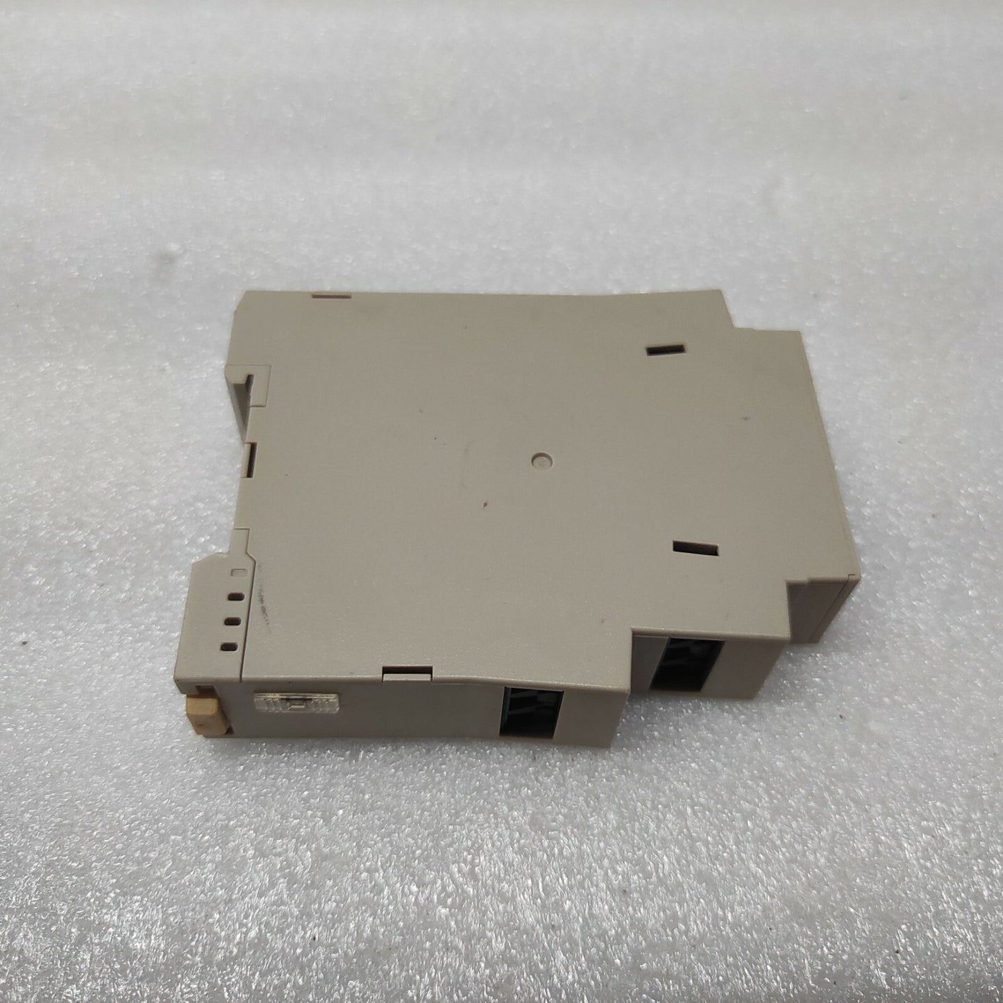 OMRON H3DE-S2 MULTIFUNCTION TIME DELAY RELAY 0.1S-120H 24-230VAC/DC