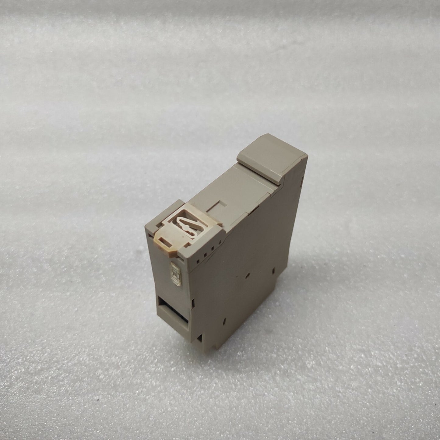 OMRON H3DE-S2 MULTIFUNCTION TIME DELAY RELAY 0.1S-120H 24-230VAC/DC