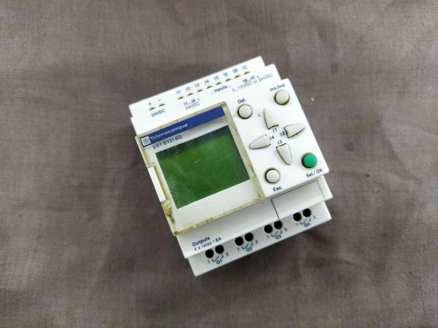 SE SR1 B121BD Relay SR1B121BD 24 VDC