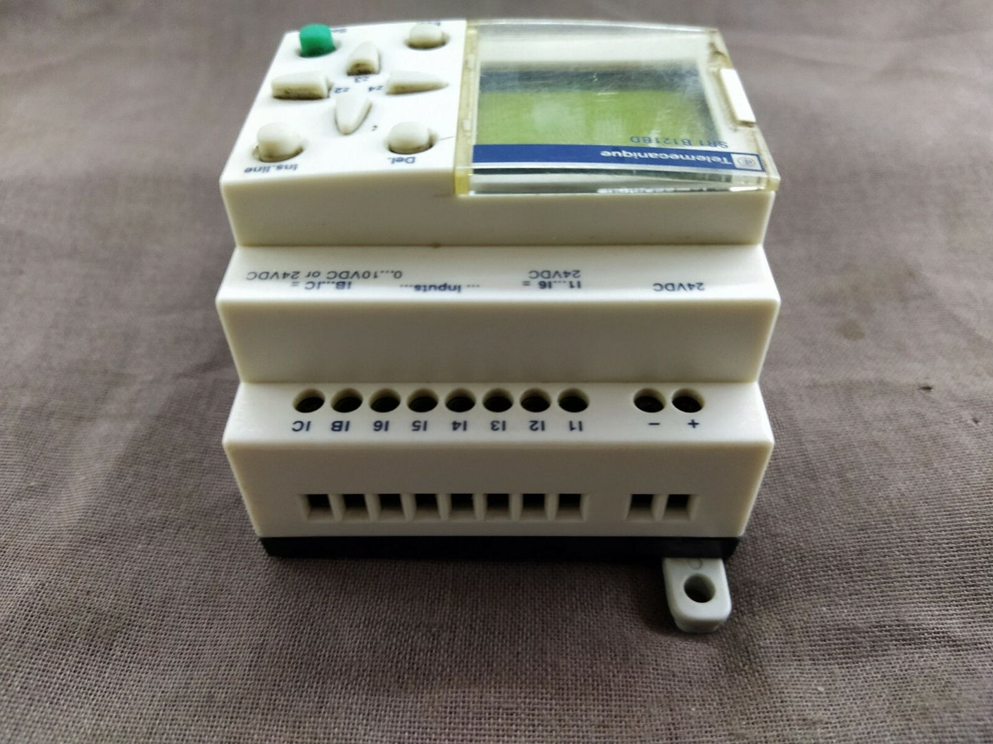 SE SR1 B121BD Relay SR1B121BD 24 VDC