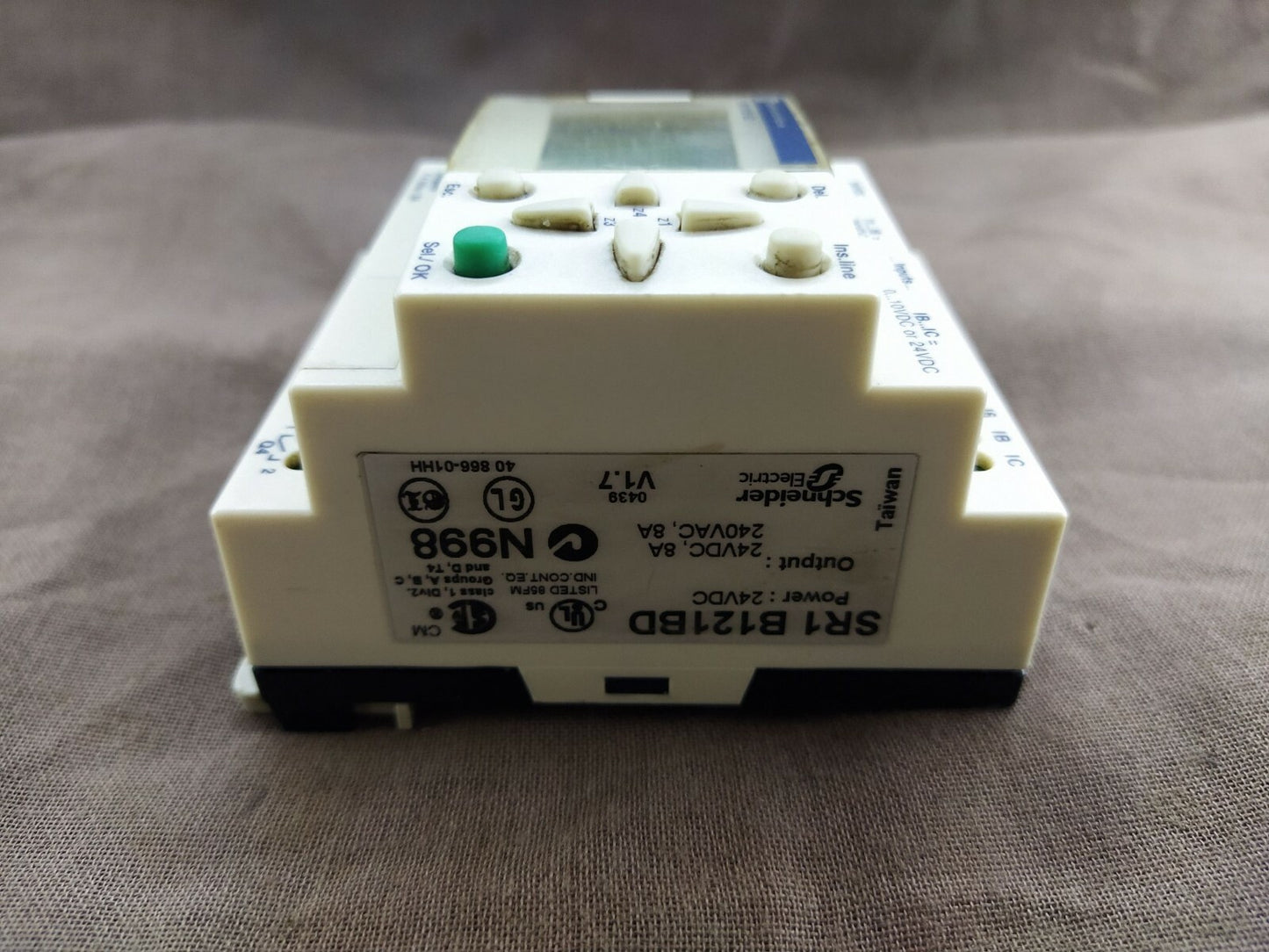 SE SR1 B121BD Relay SR1B121BD 24 VDC