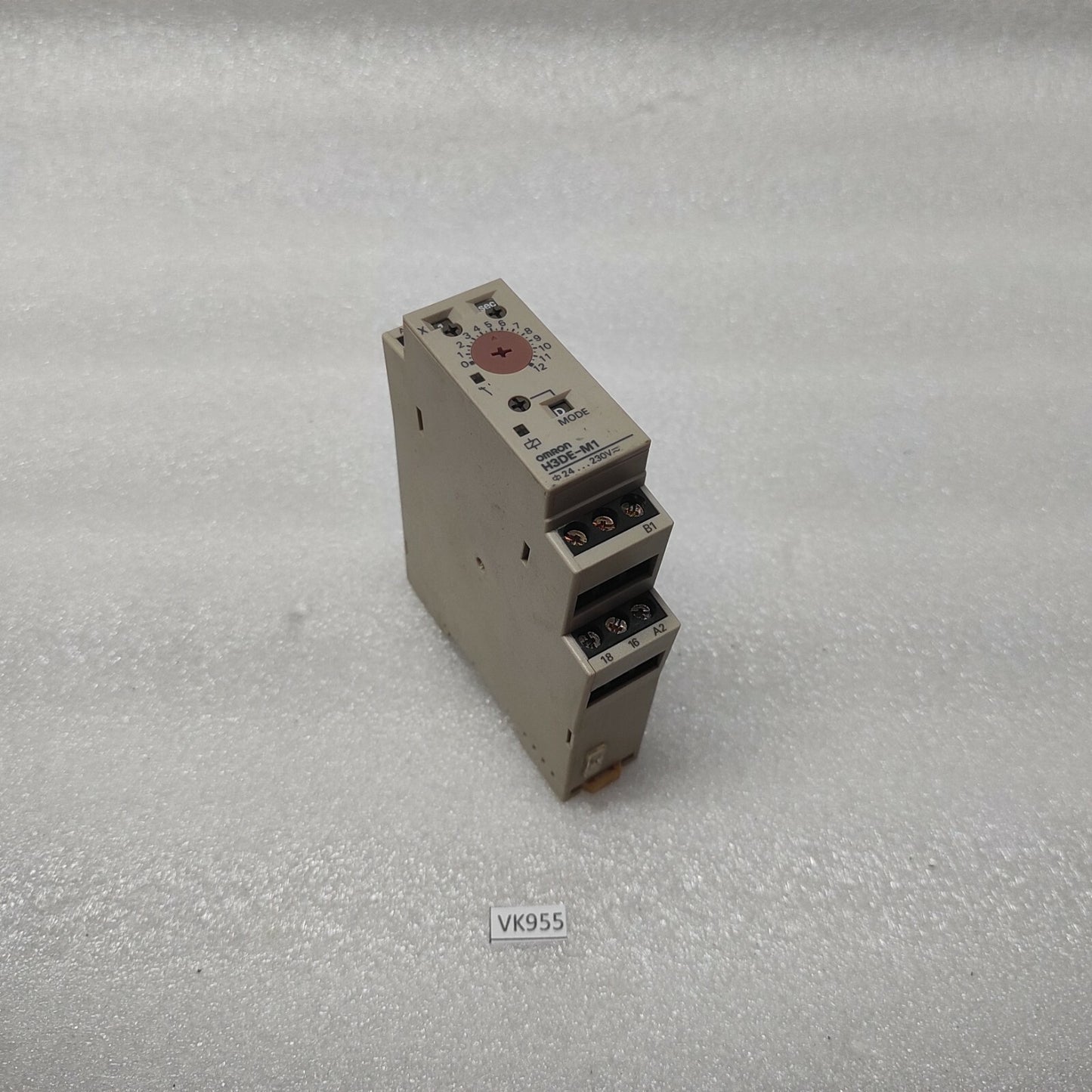 OMRON H3DE-M1 MULTIFUNCTION TIME DELAY RELAY 0.1S-120H 24-230VAC/DC