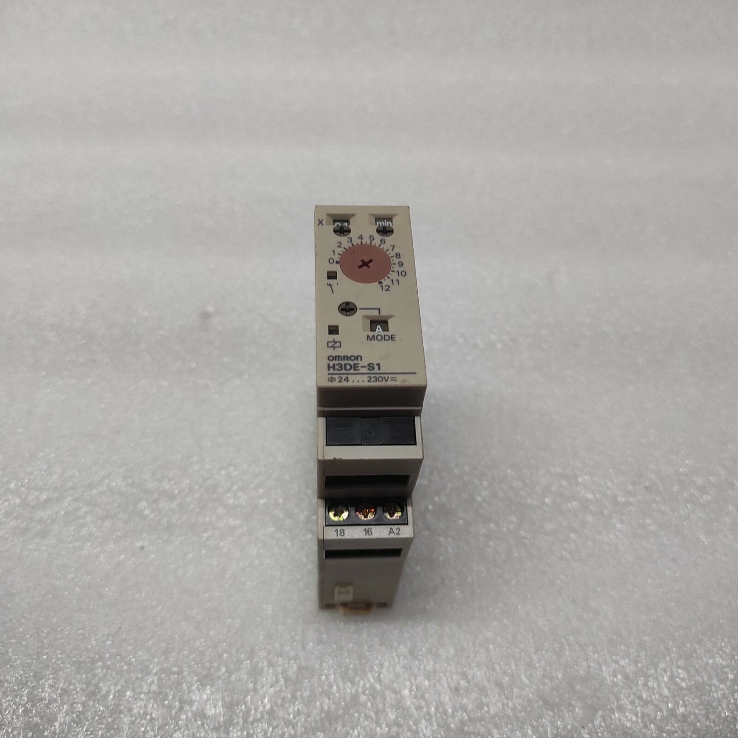 OMRON H3DE-S1 MULTIFUNCTION TIME DELAY RELAY 24-230VAC/DC