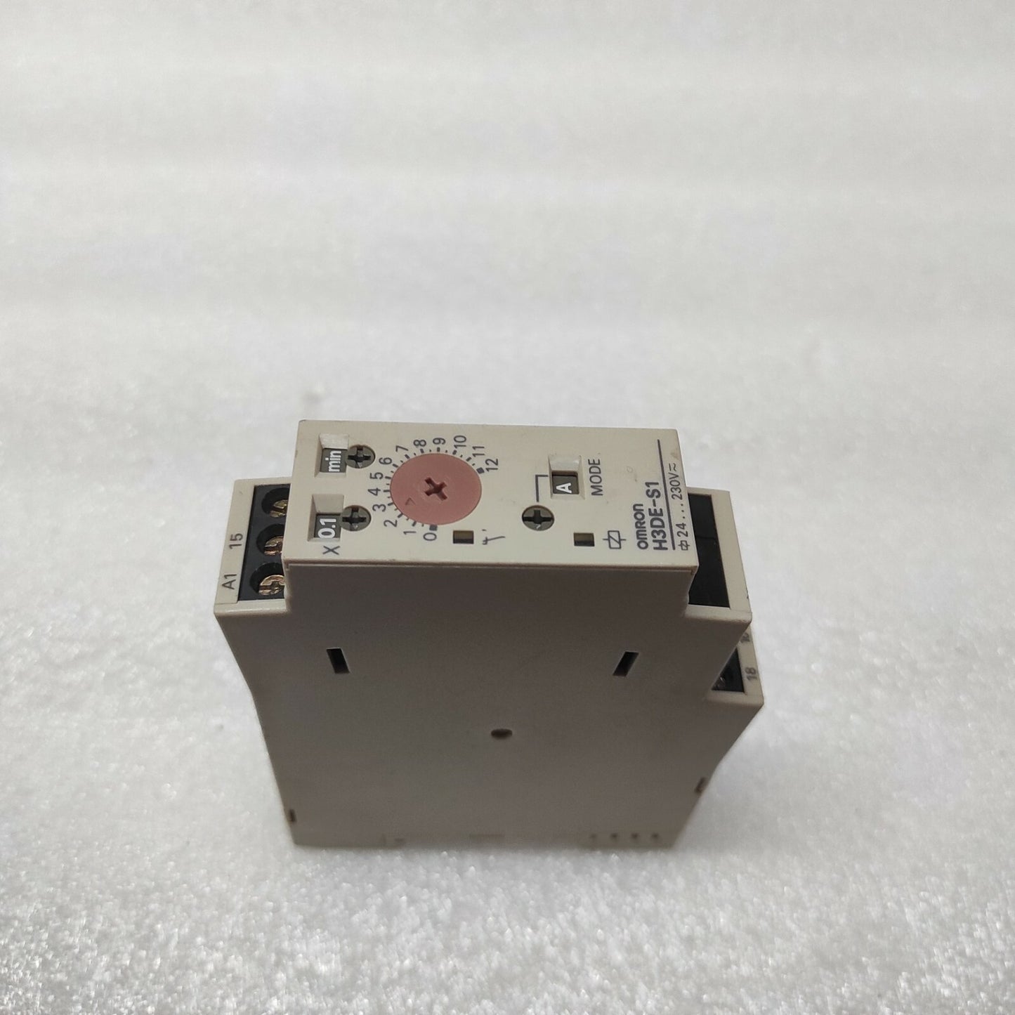 OMRON H3DE-S1 MULTIFUNCTION TIME DELAY RELAY 24-230VAC/DC