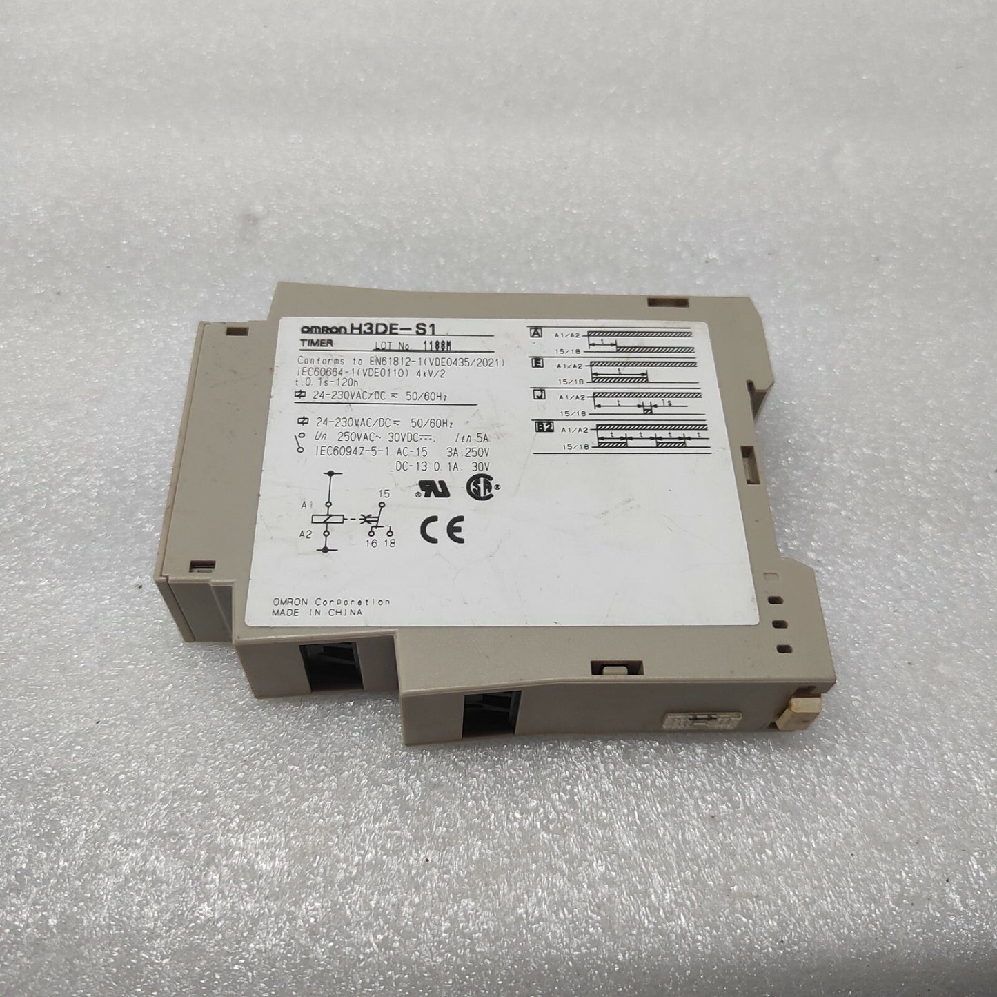 OMRON H3DE-S1 MULTIFUNCTION TIME DELAY RELAY 24-230VAC/DC