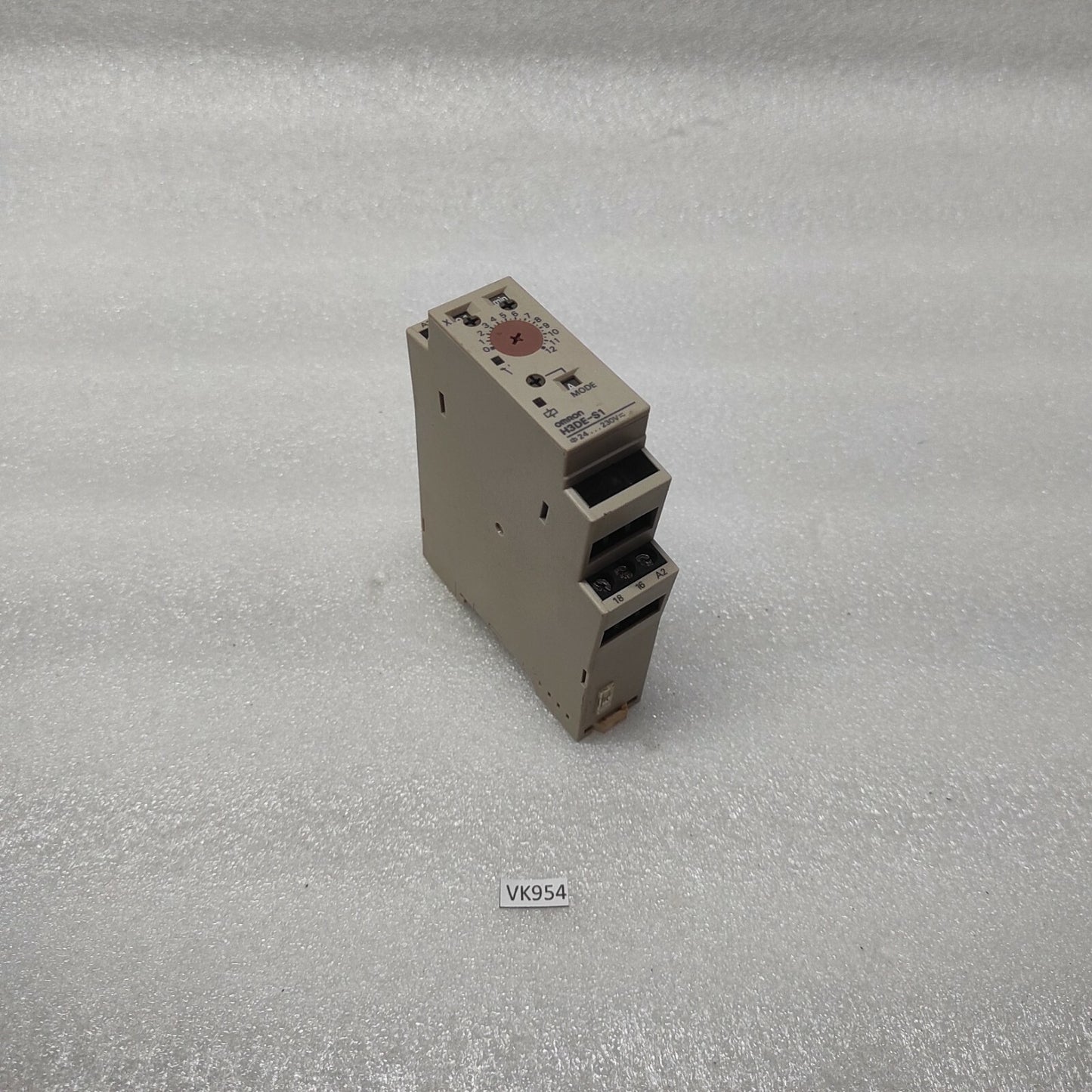 OMRON H3DE-S1 MULTIFUNCTION TIME DELAY RELAY 24-230VAC/DC