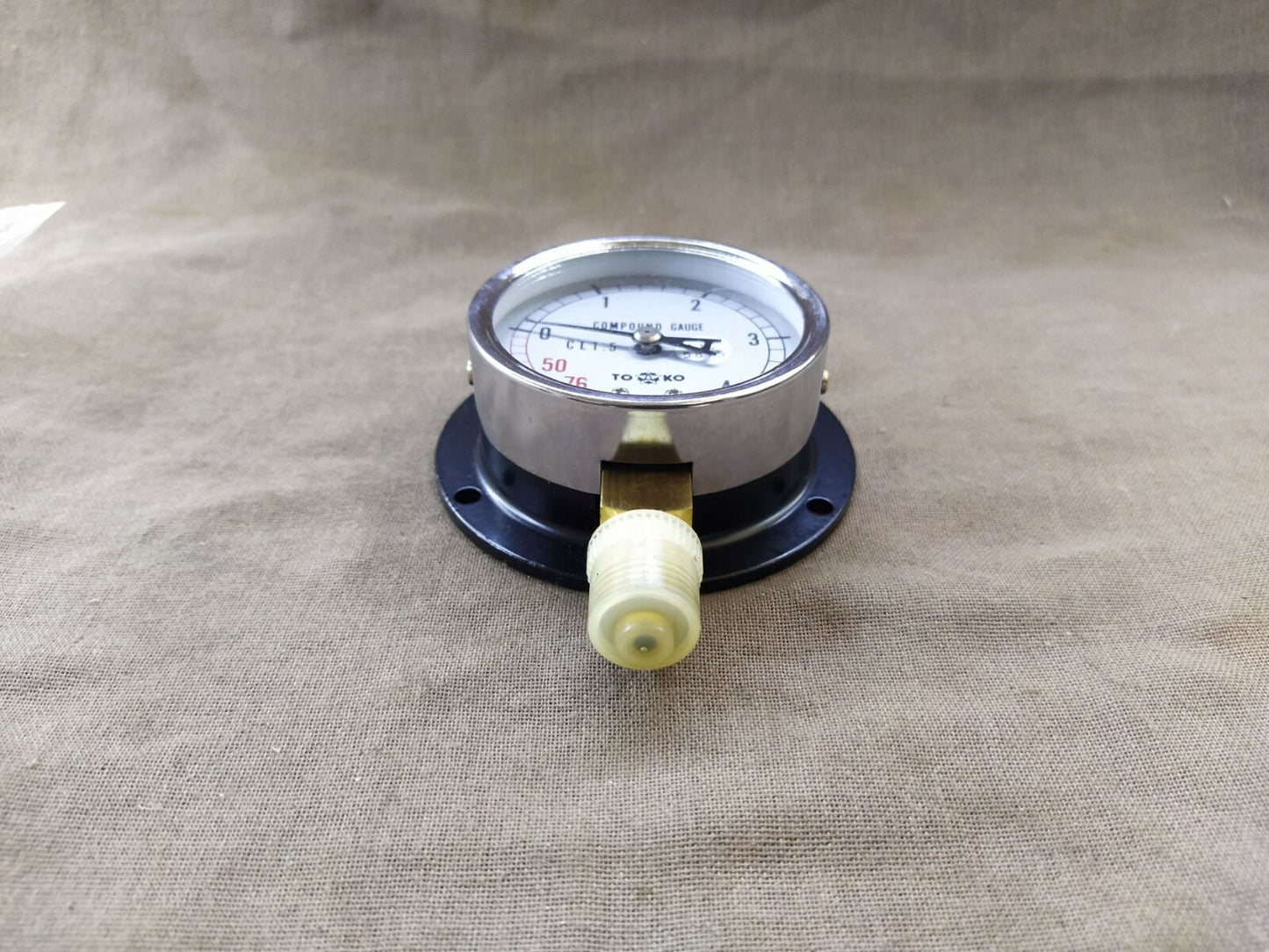 Toako Compound Gauge CL 1.5 -76 cmHg - 4 kgf/cm2 760623