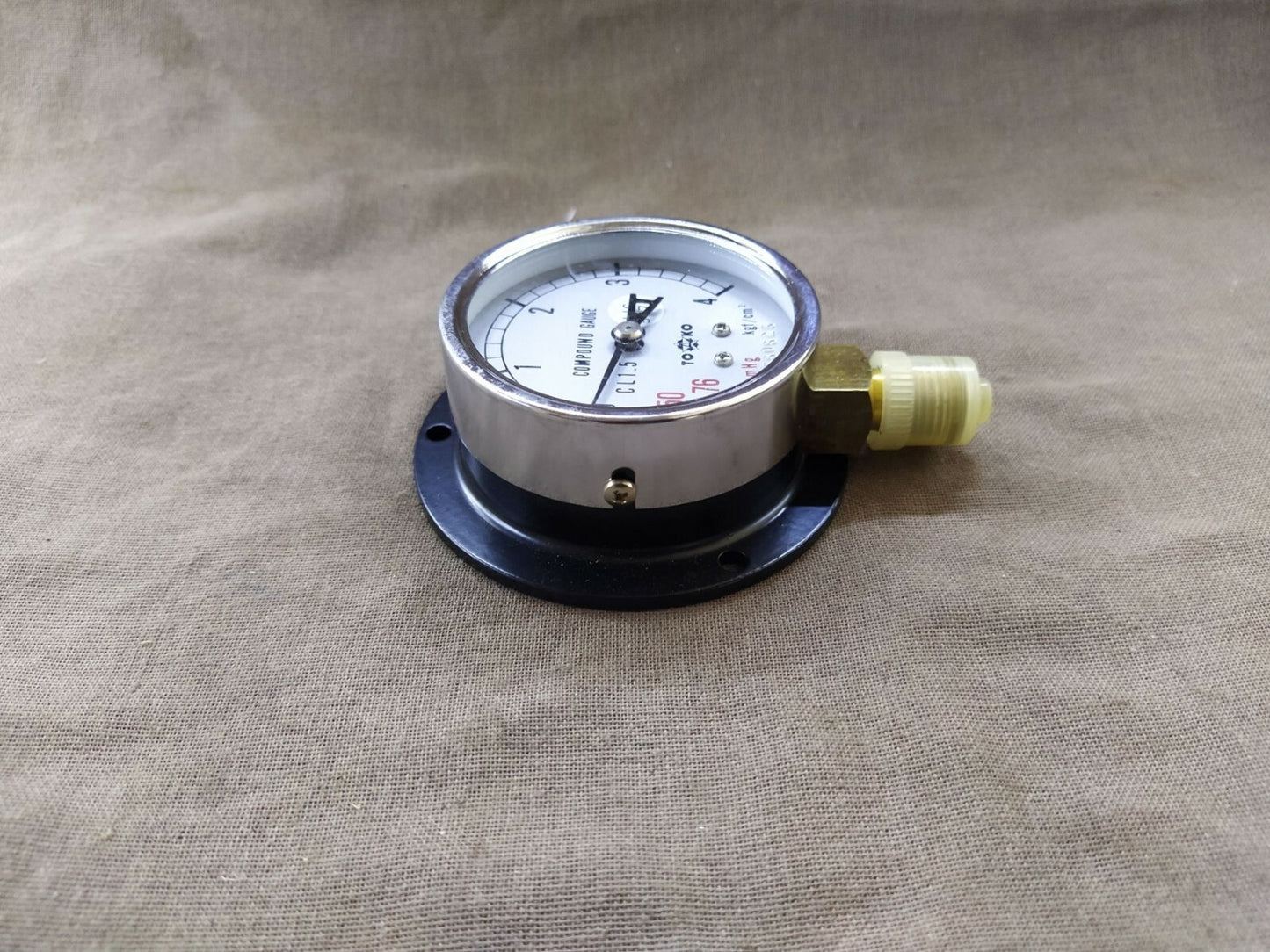 Toako Compound Gauge CL 1.5 -76 cmHg - 4 kgf/cm2 760623