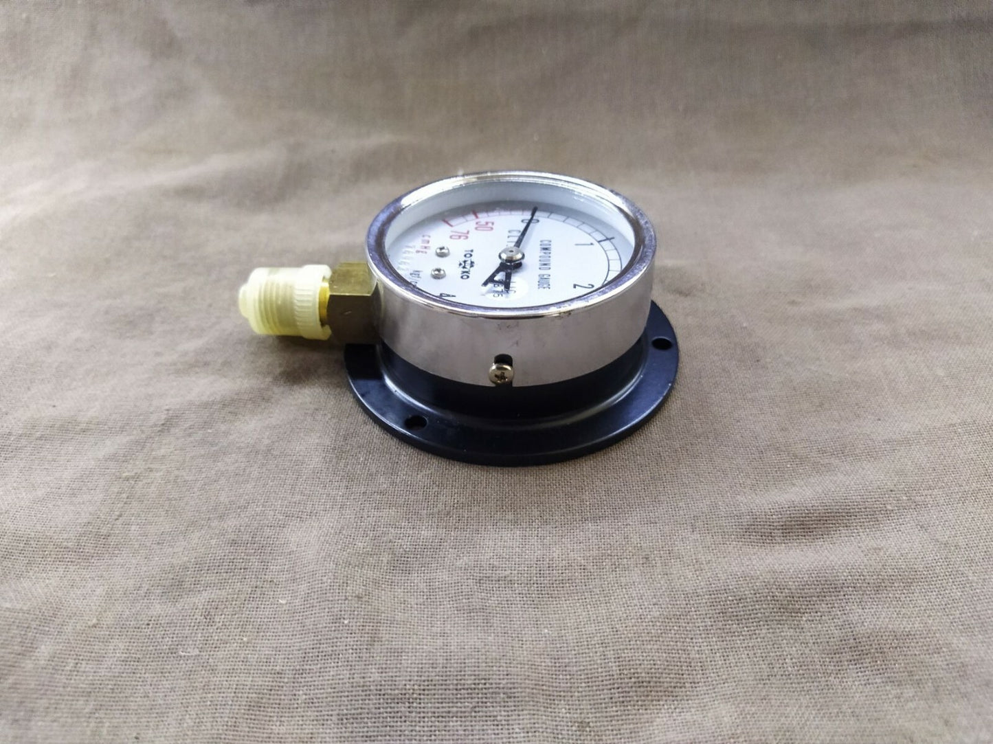 Toako Compound Gauge CL 1.5 -76 cmHg - 4 kgf/cm2 760623
