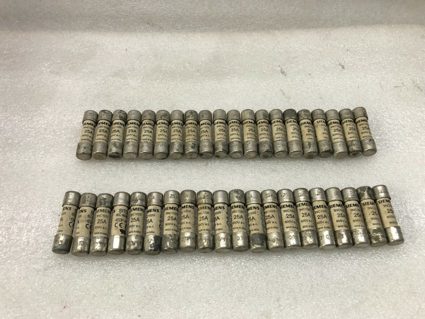 SIEMENS 3NC1025 CARTRIDGE FUSE 10X38 MM 25A 600VAC LOT OF 40 PC