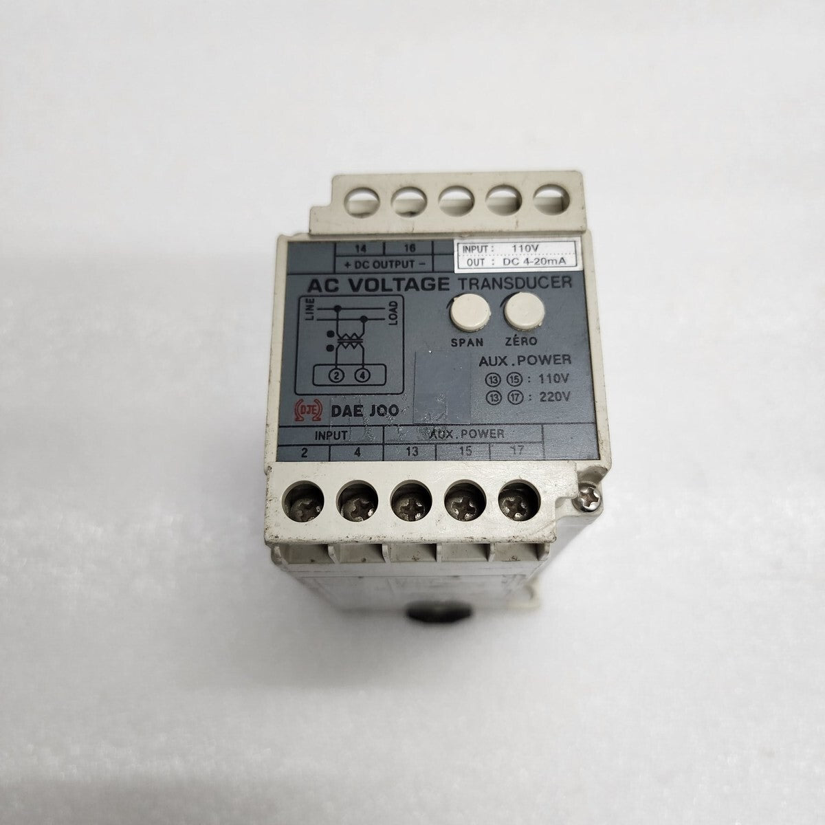 DAE JOO DT-1V-A1AA AC VOLTAGE TRANSDUCER 110-220VAC