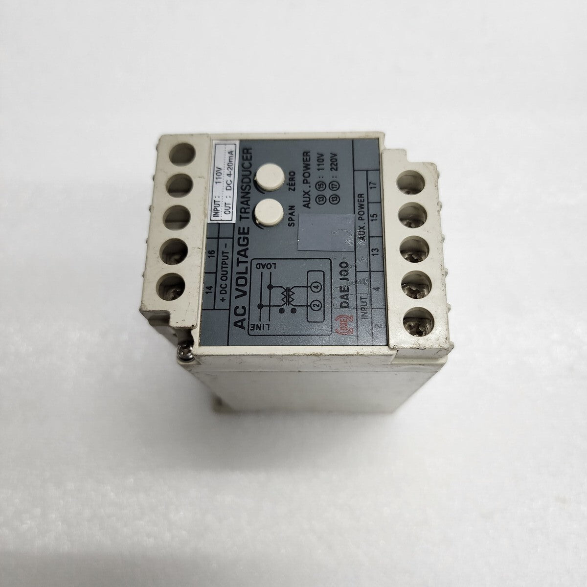 DAE JOO DT-1V-A1AA AC VOLTAGE TRANSDUCER 110-220VAC