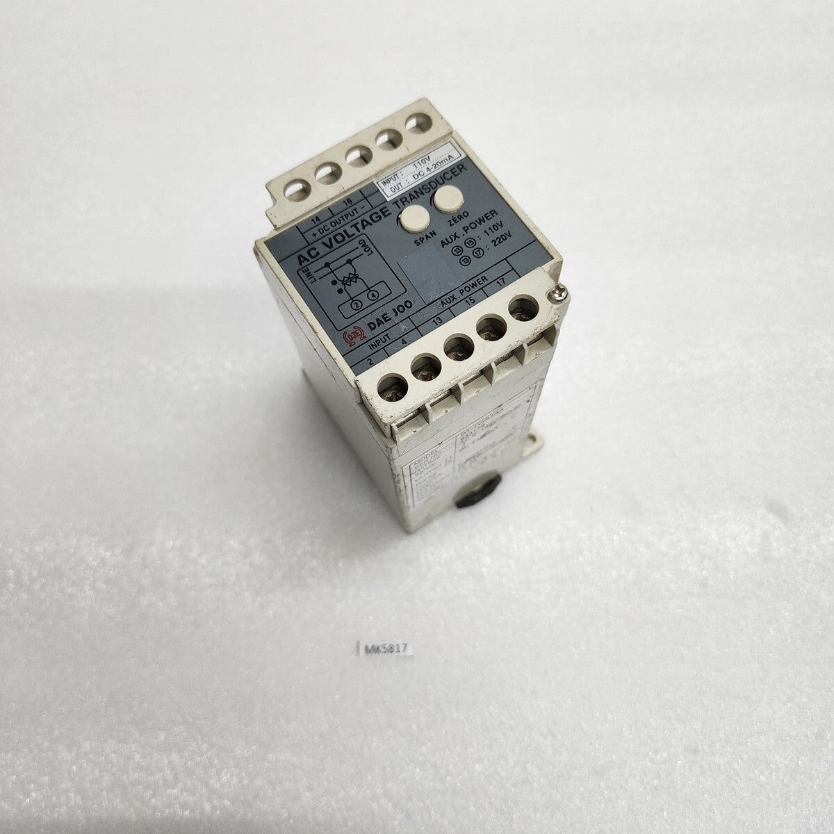 DAE JOO DT-1V-A1AA AC VOLTAGE TRANSDUCER 110-220VAC