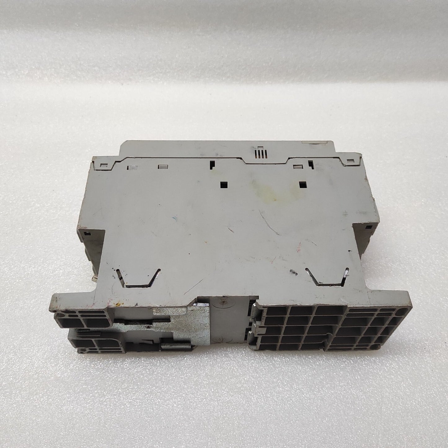 ALLEN BRADLEY SMC-3 SOFT STARTER CAT 150-C43NBR BODY CRACKED-DAMAGED