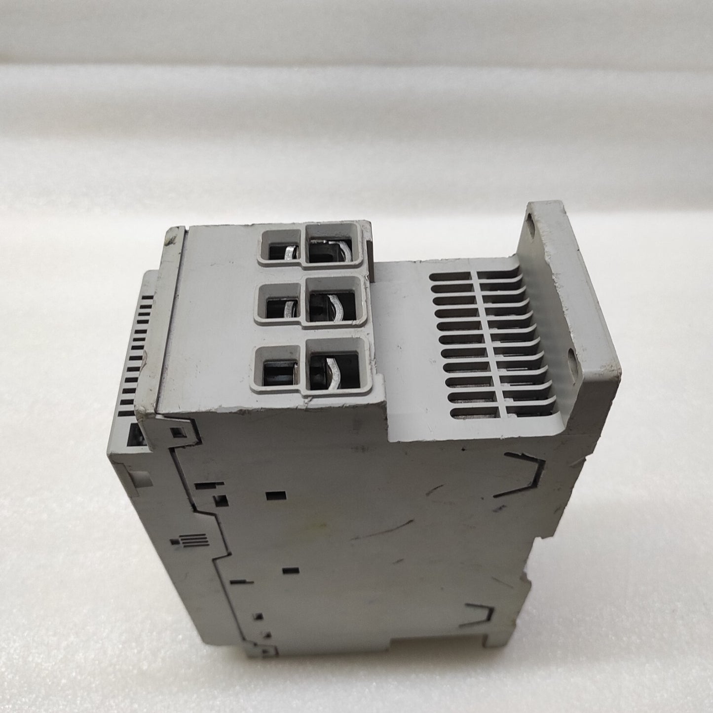 ALLEN BRADLEY SMC-3 SOFT STARTER CAT 150-C43NBR BODY CRACKED-DAMAGED