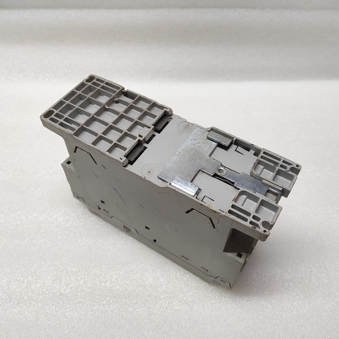 ALLEN BRADLEY SMC-3 SOFT STARTER CAT 150-C43NBR BODY CRACKED-DAMAGED
