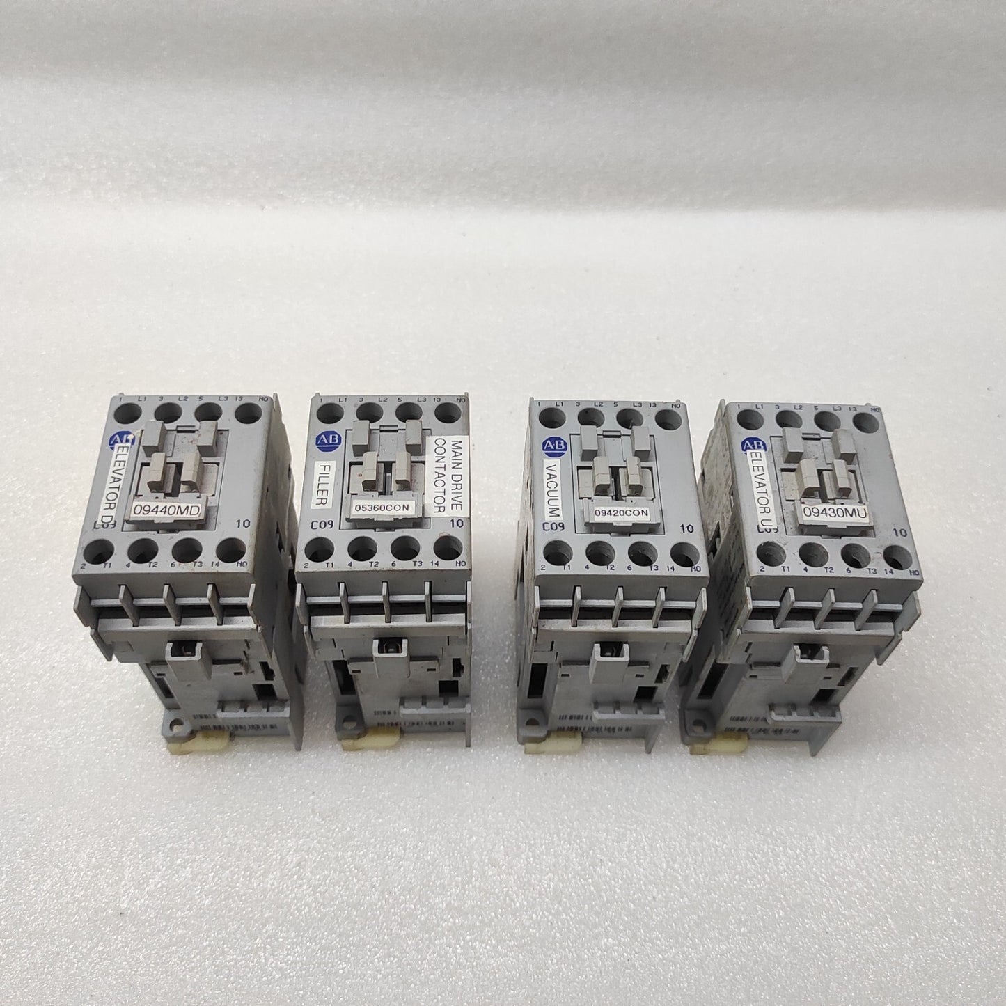 ALLEN BRADLEY CAT 100-C09D-10 MAGNETIC CONTACTOR COIL VOLTAGE 24VDC 100C09D10