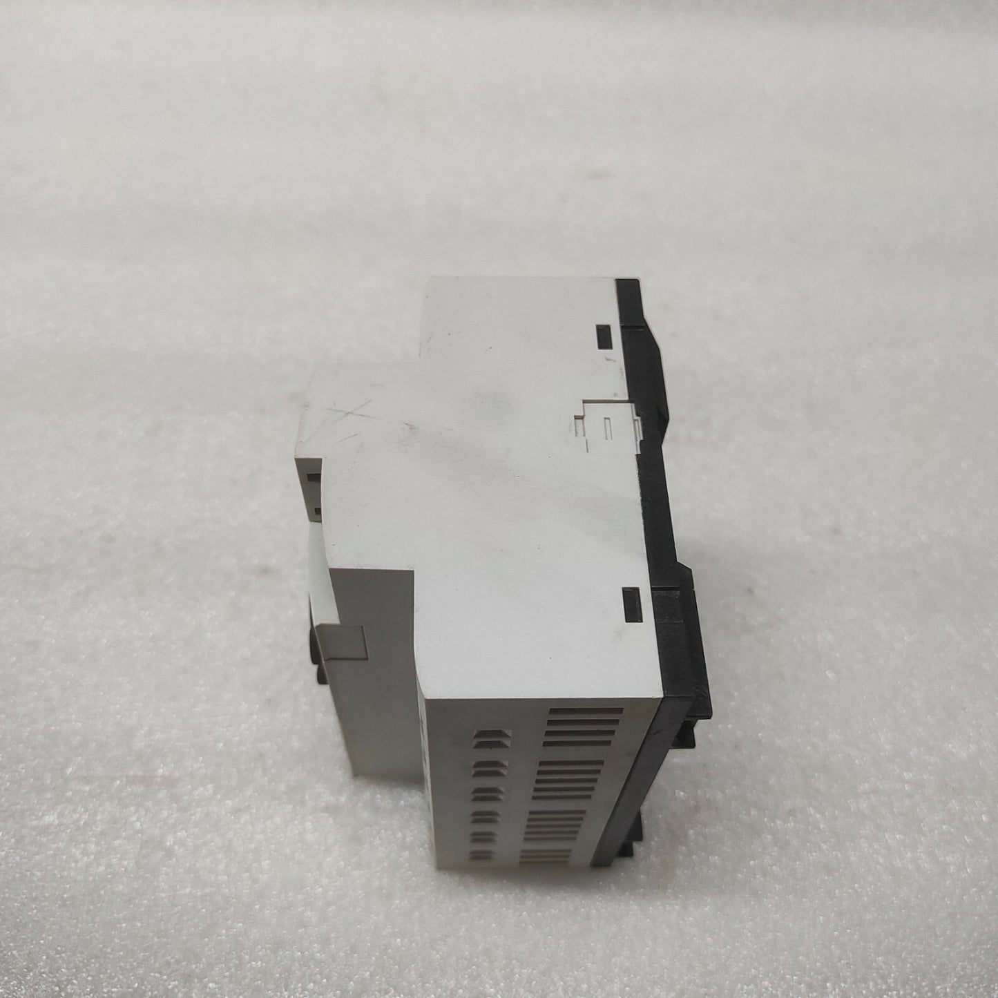 MOELLER EASY 819-DC-RC PROGRAMMABLE RELAY 24VDC