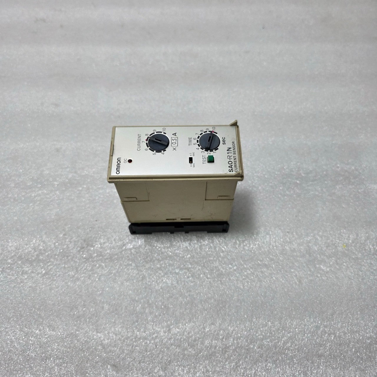 OMRON SAO-R1N ADJUSTABLE CURRENT SENSOR RELAY WITH TIME DELAY 100/110/120V