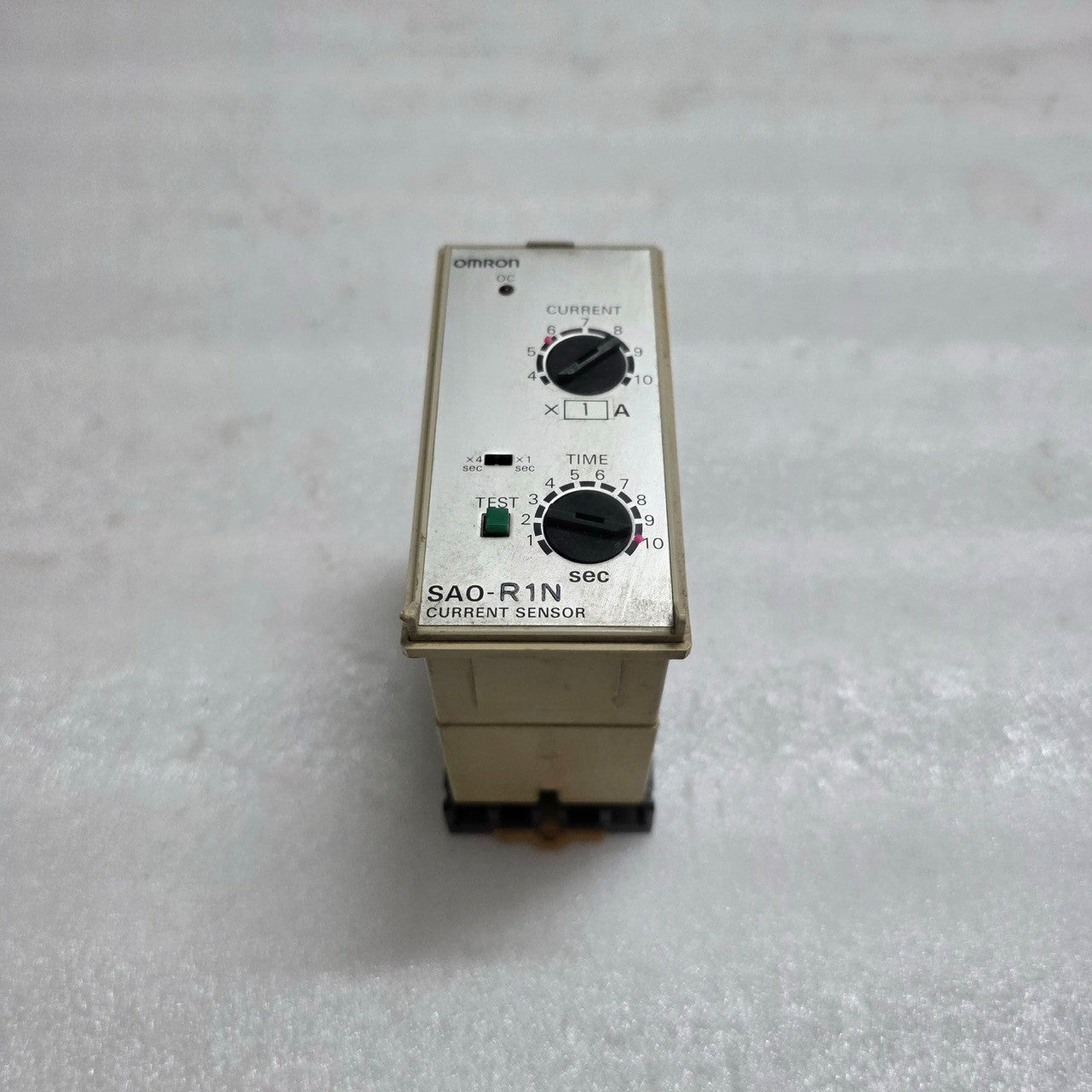 OMRON SAO-R1N ADJUSTABLE CURRENT SENSOR RELAY WITH TIME DELAY 100/110/120V