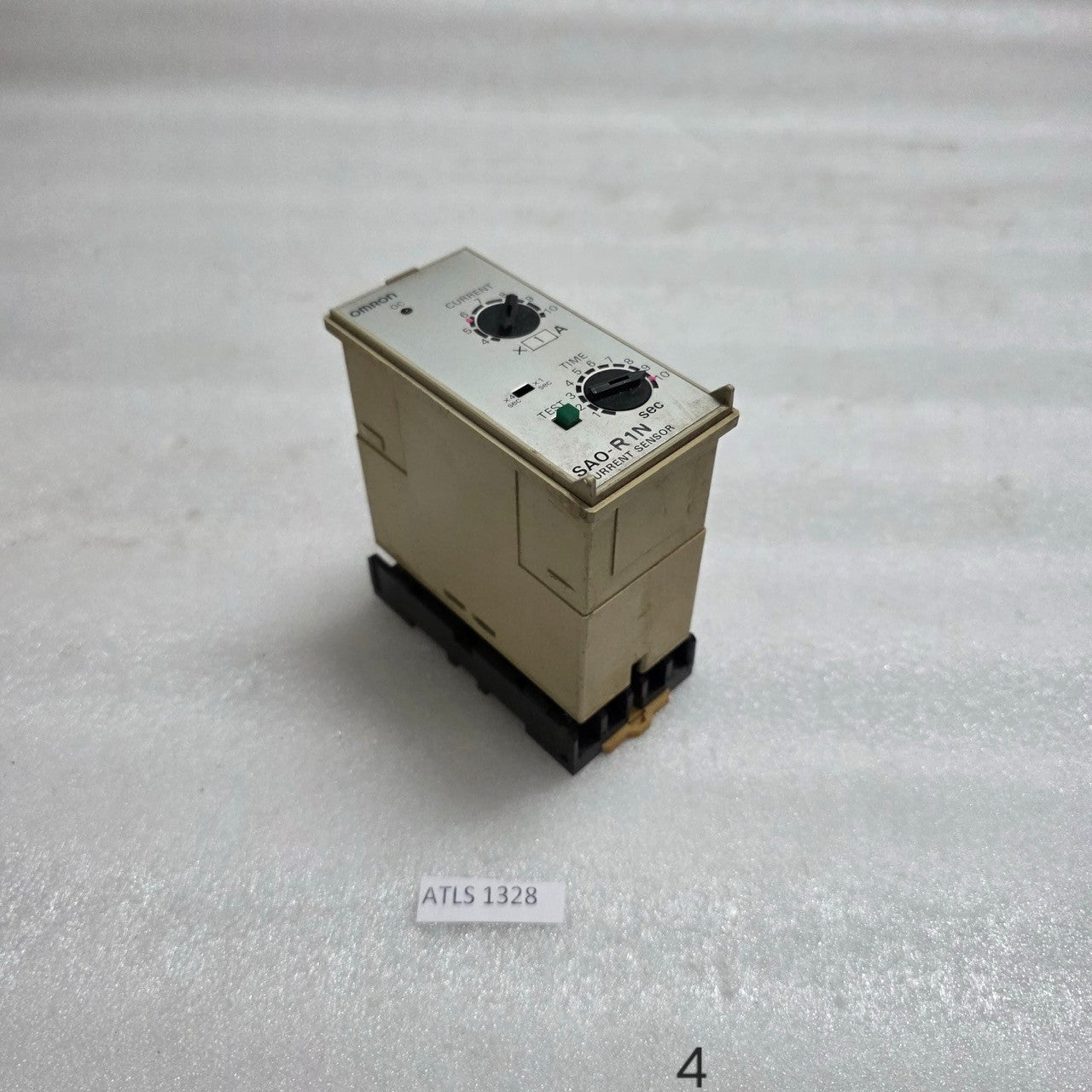 OMRON SAO-R1N ADJUSTABLE CURRENT SENSOR RELAY WITH TIME DELAY 100/110/120V
